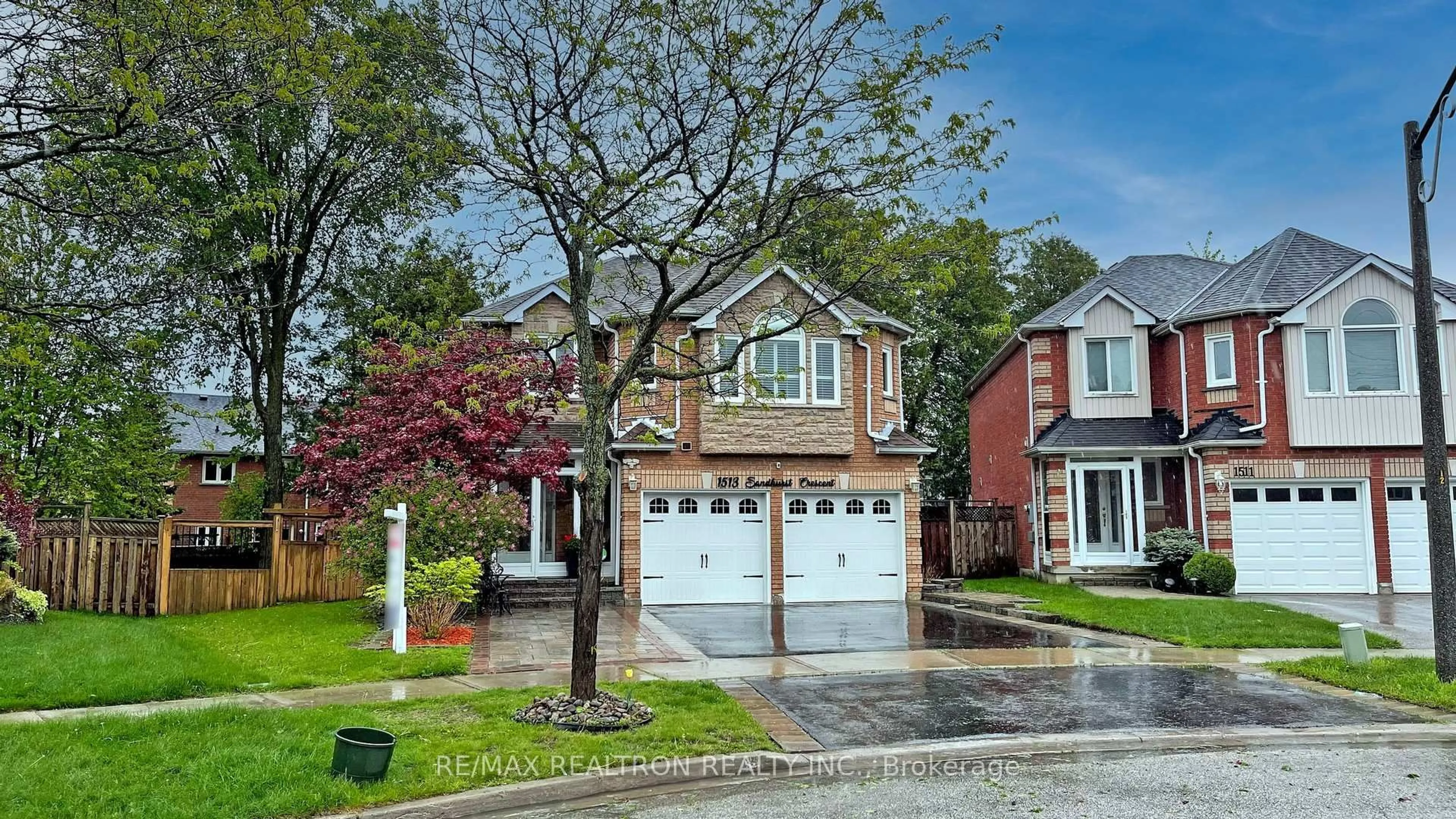 Home with brick exterior material, street for 1513 Sandhurst Cres, Pickering Ontario L1V 6Y6