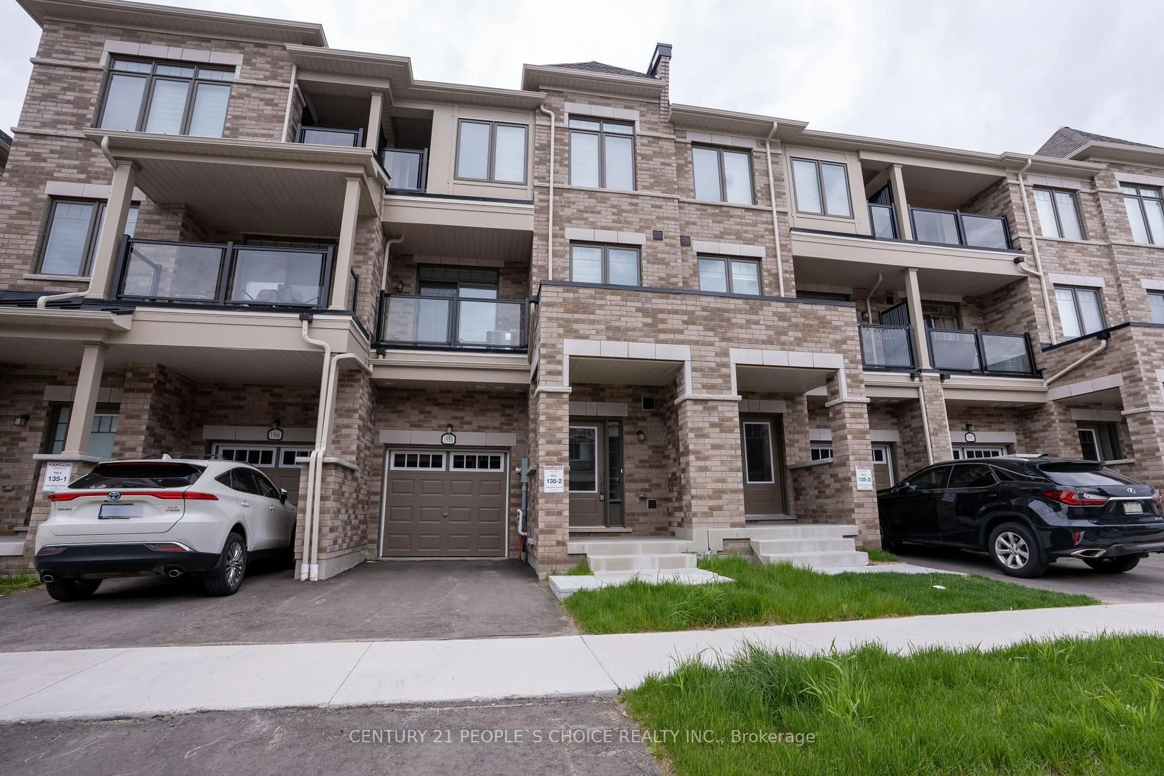A pic from outside/outdoor area/front of a property/back of a property/a pic from drone, street for 1988 Cameron Lott Cres, Oshawa Ontario L1L 0S1