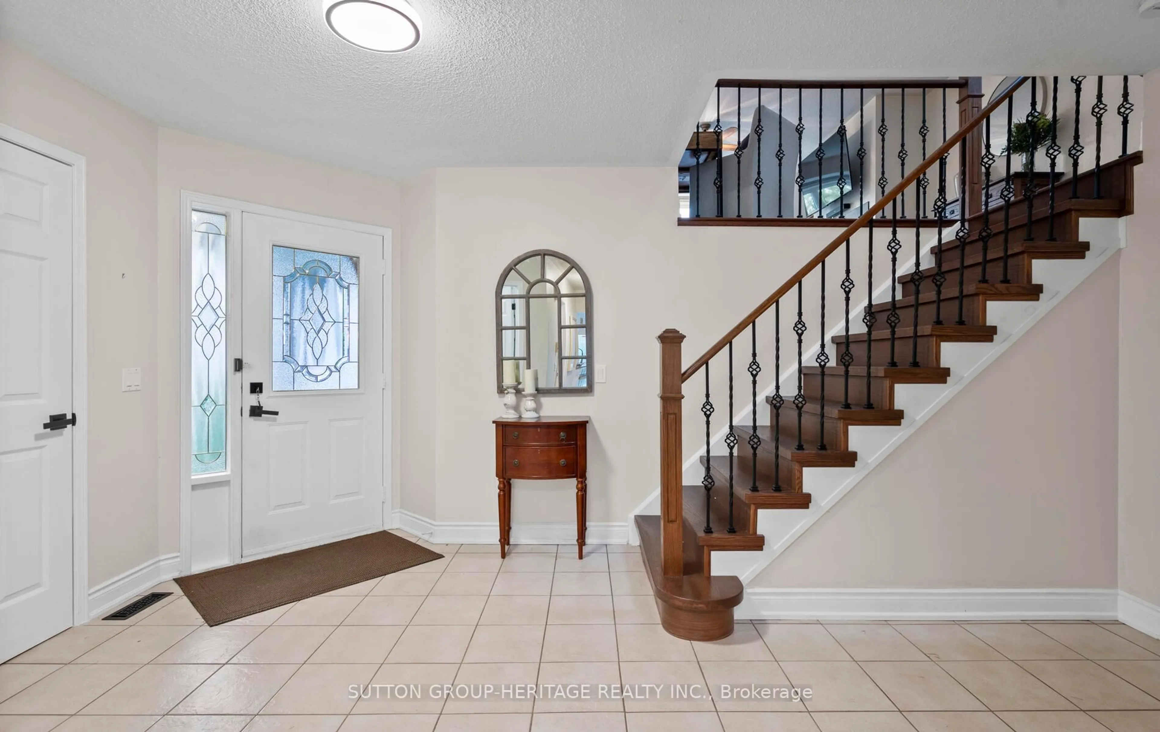 Indoor entryway for 5 Greybeaver Tr, Toronto Ontario M1C 4P1