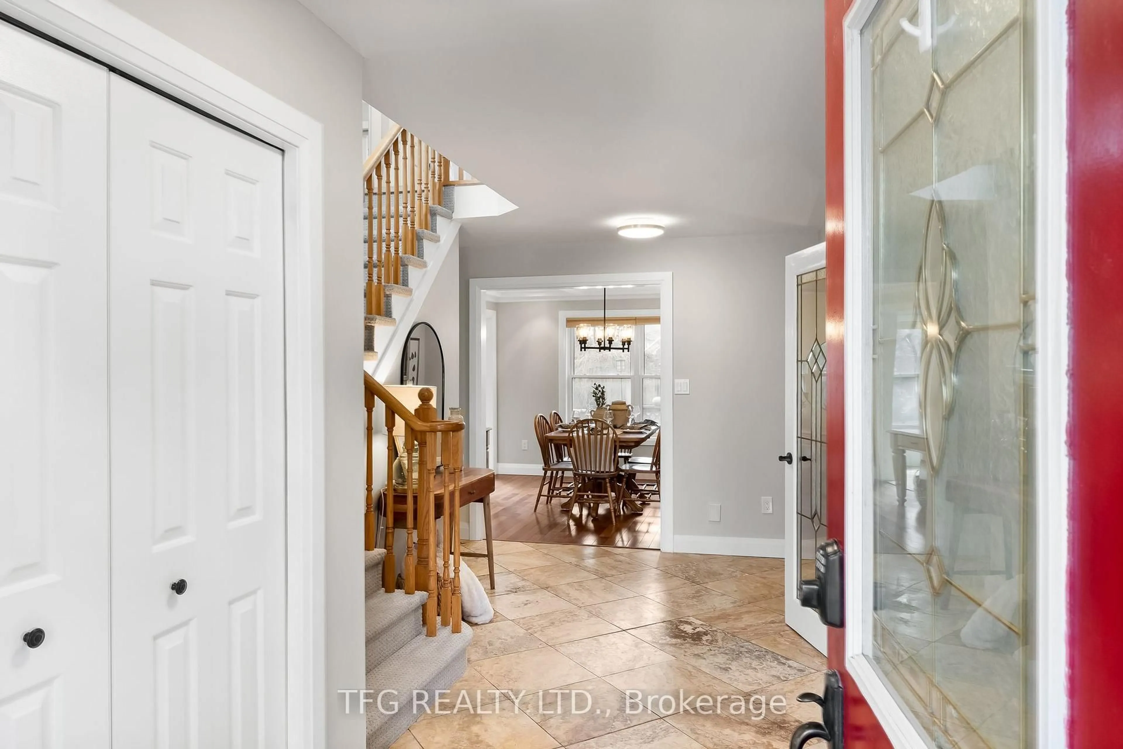 Indoor entryway for 4 Carriage Lane, Clarington Ontario L1E 1J9