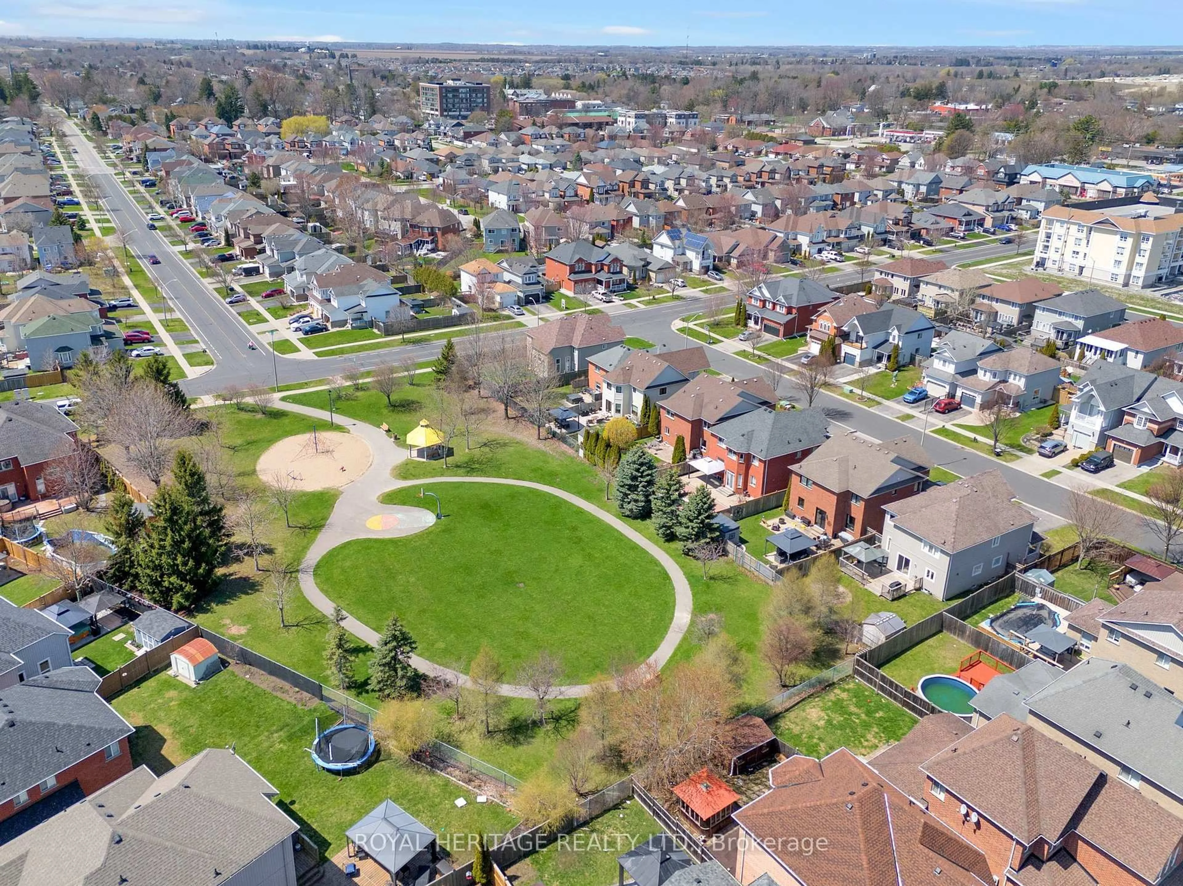 A pic from outside/outdoor area/front of a property/back of a property/a pic from drone, street for 68 Brookhouse Dr, Clarington Ontario L1B 1N8