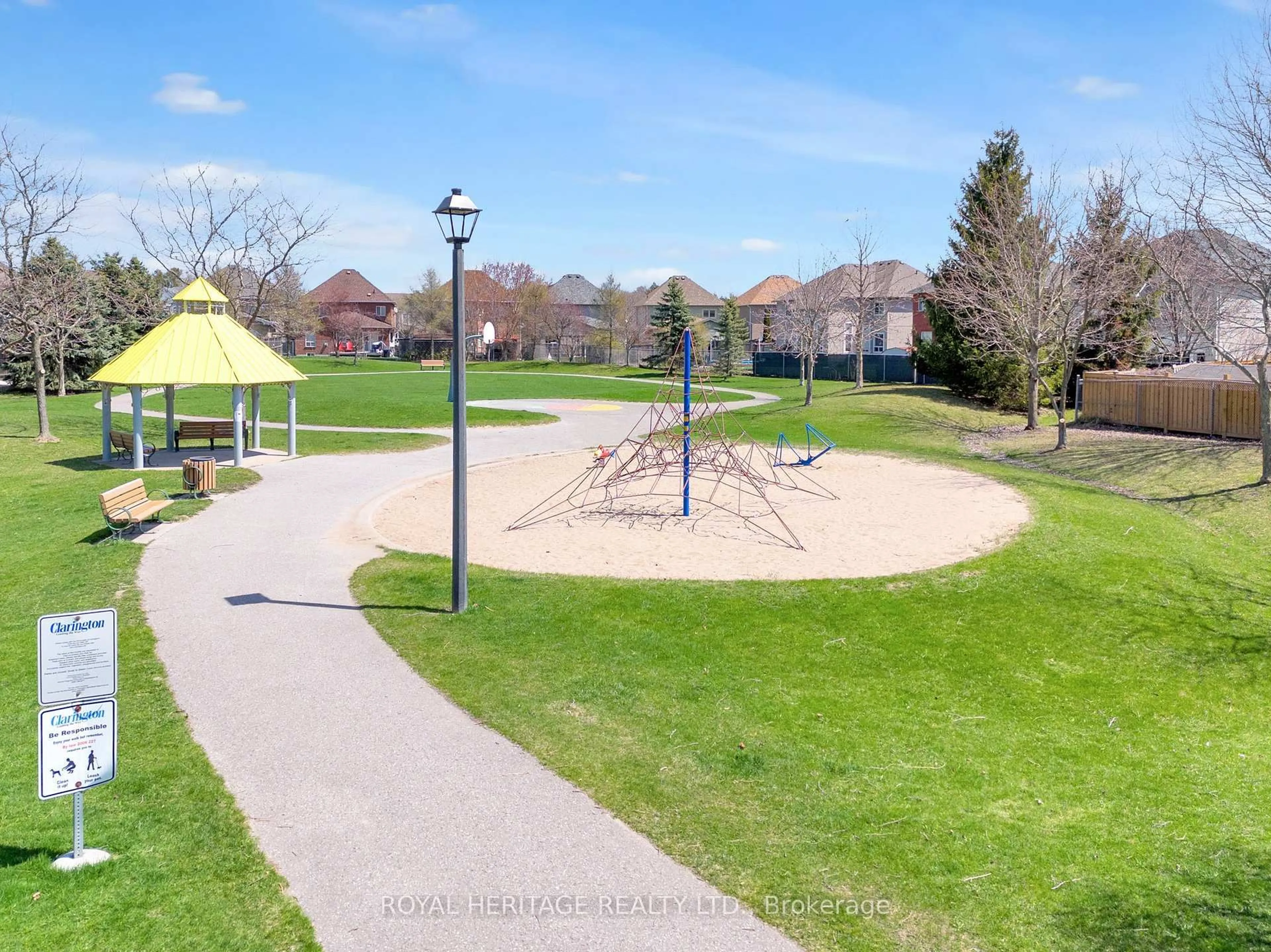 A pic from outside/outdoor area/front of a property/back of a property/a pic from drone, street for 68 Brookhouse Dr, Clarington Ontario L1B 1N8