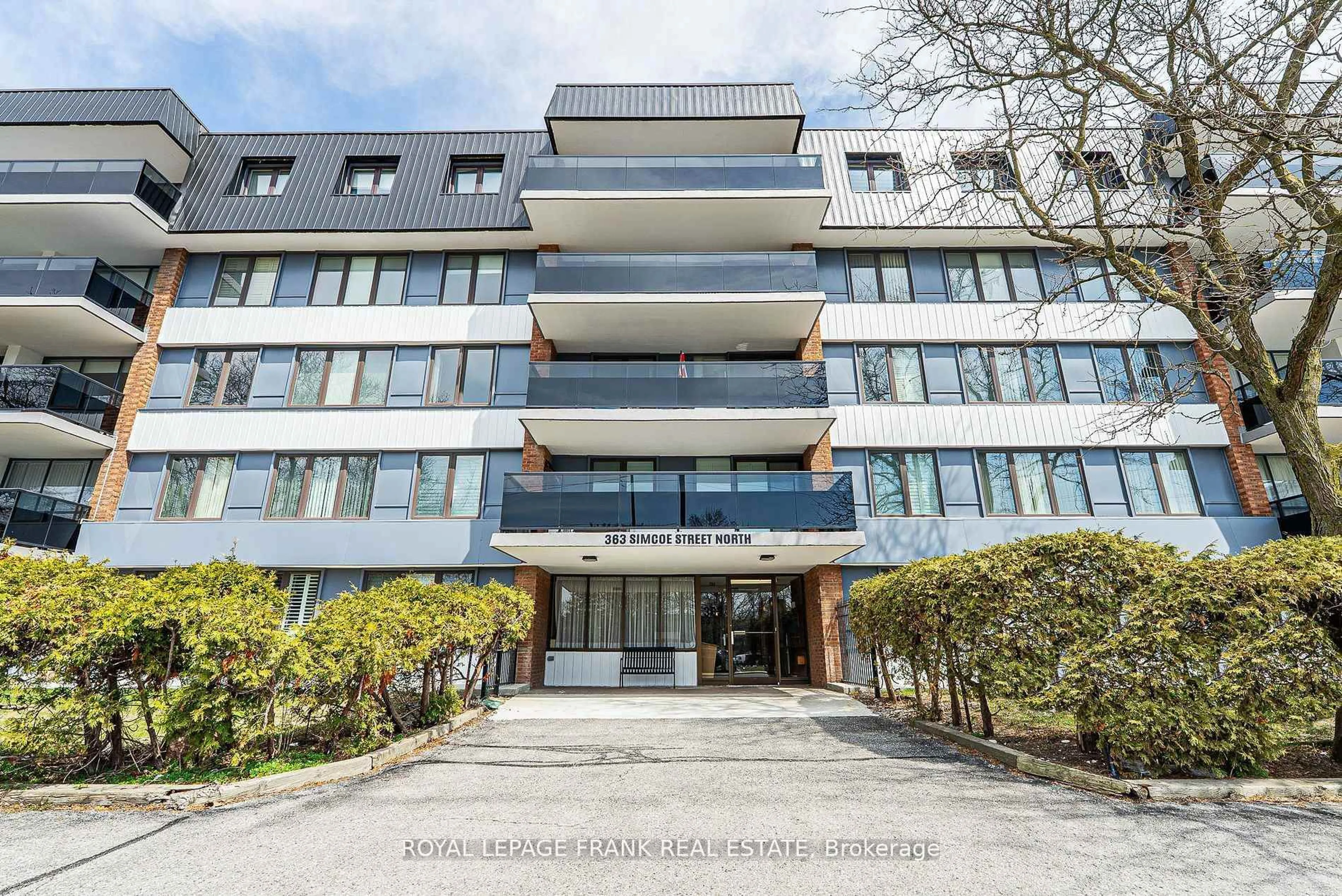 Unknown for 363 Simcoe St #405, Oshawa Ontario L1G 4T2