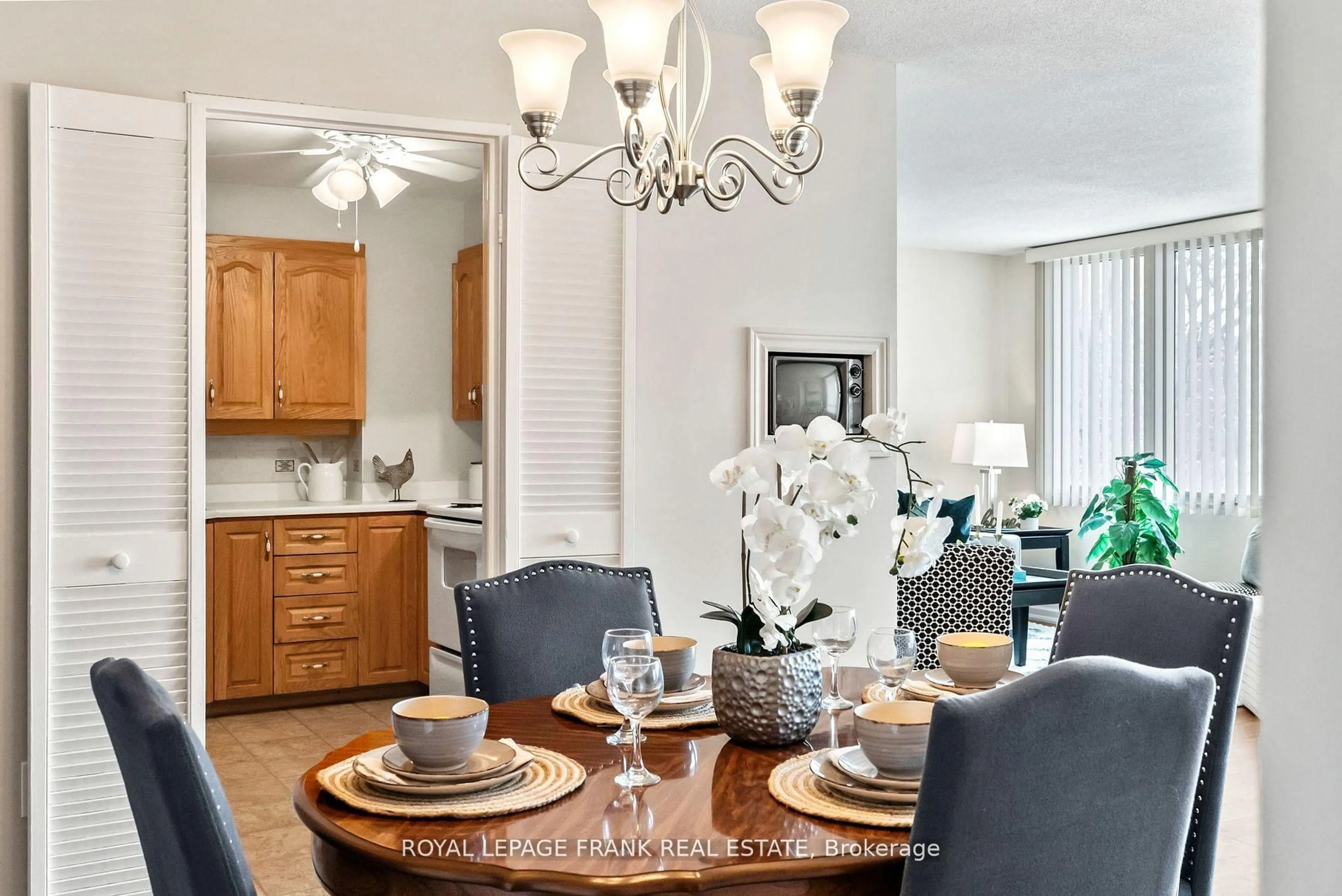 Dining room, unknown for 363 Simcoe St #405, Oshawa Ontario L1G 4T2