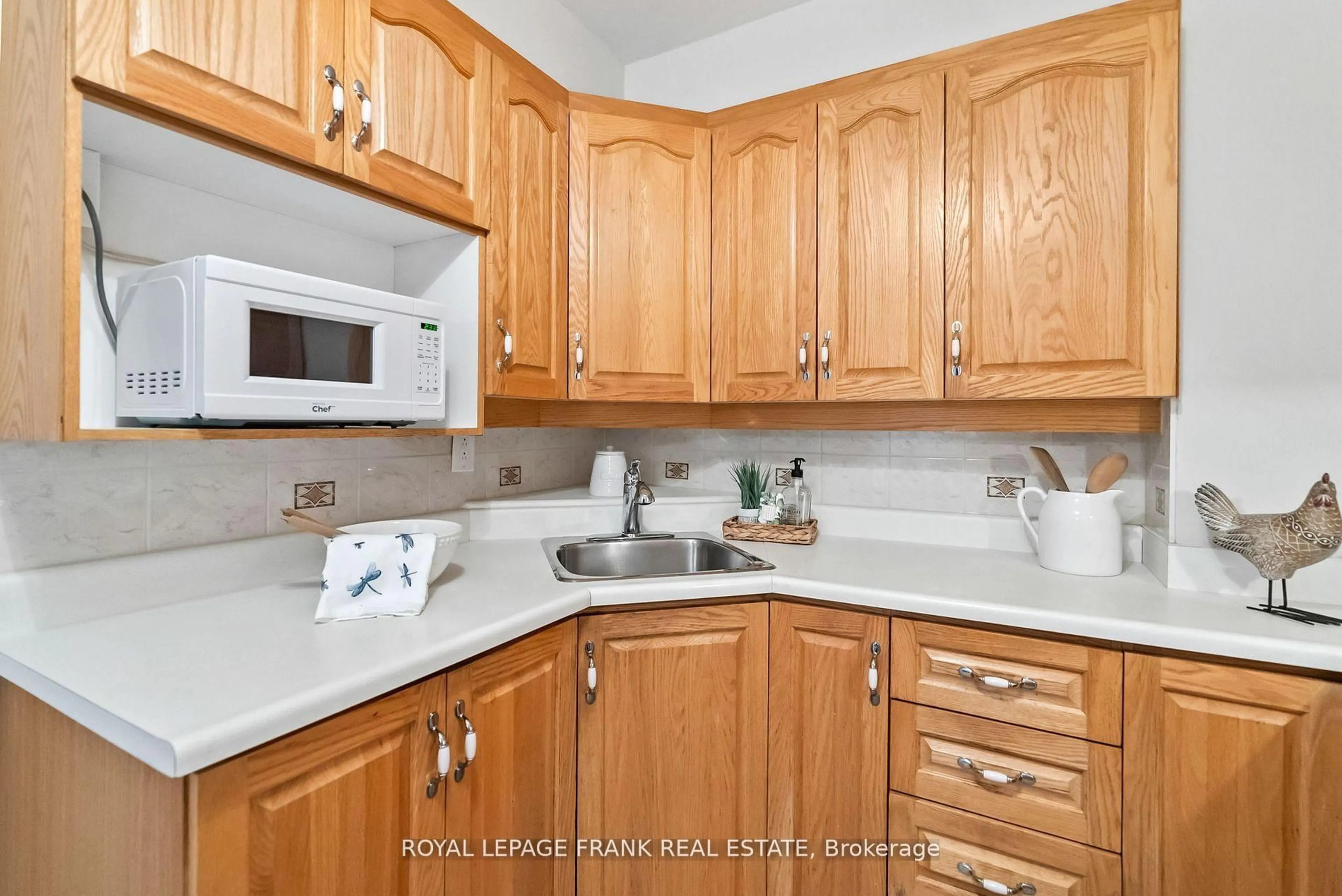 Standard kitchen, unknown for 363 Simcoe St #405, Oshawa Ontario L1G 4T2