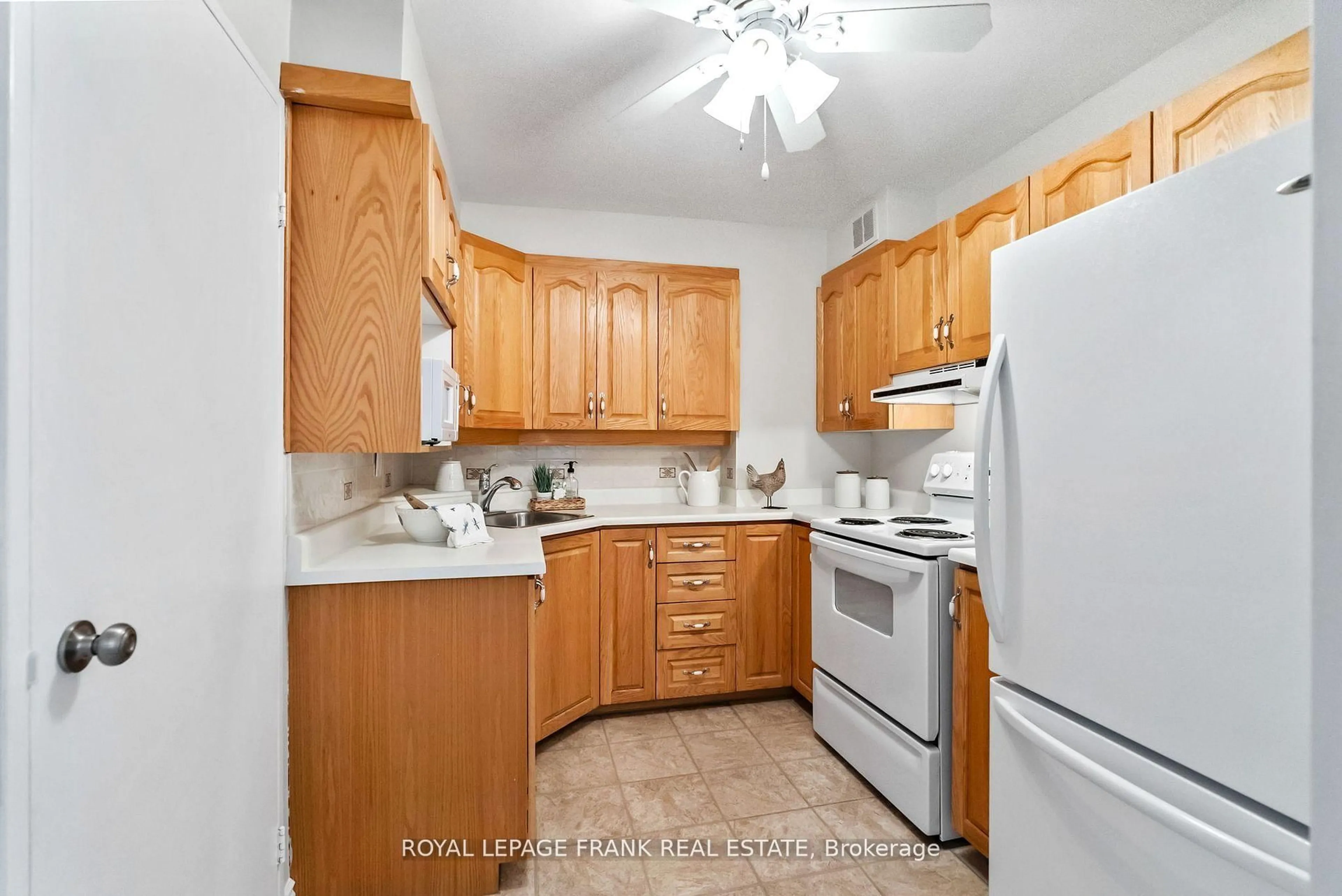 Standard kitchen, unknown for 363 Simcoe St #405, Oshawa Ontario L1G 4T2