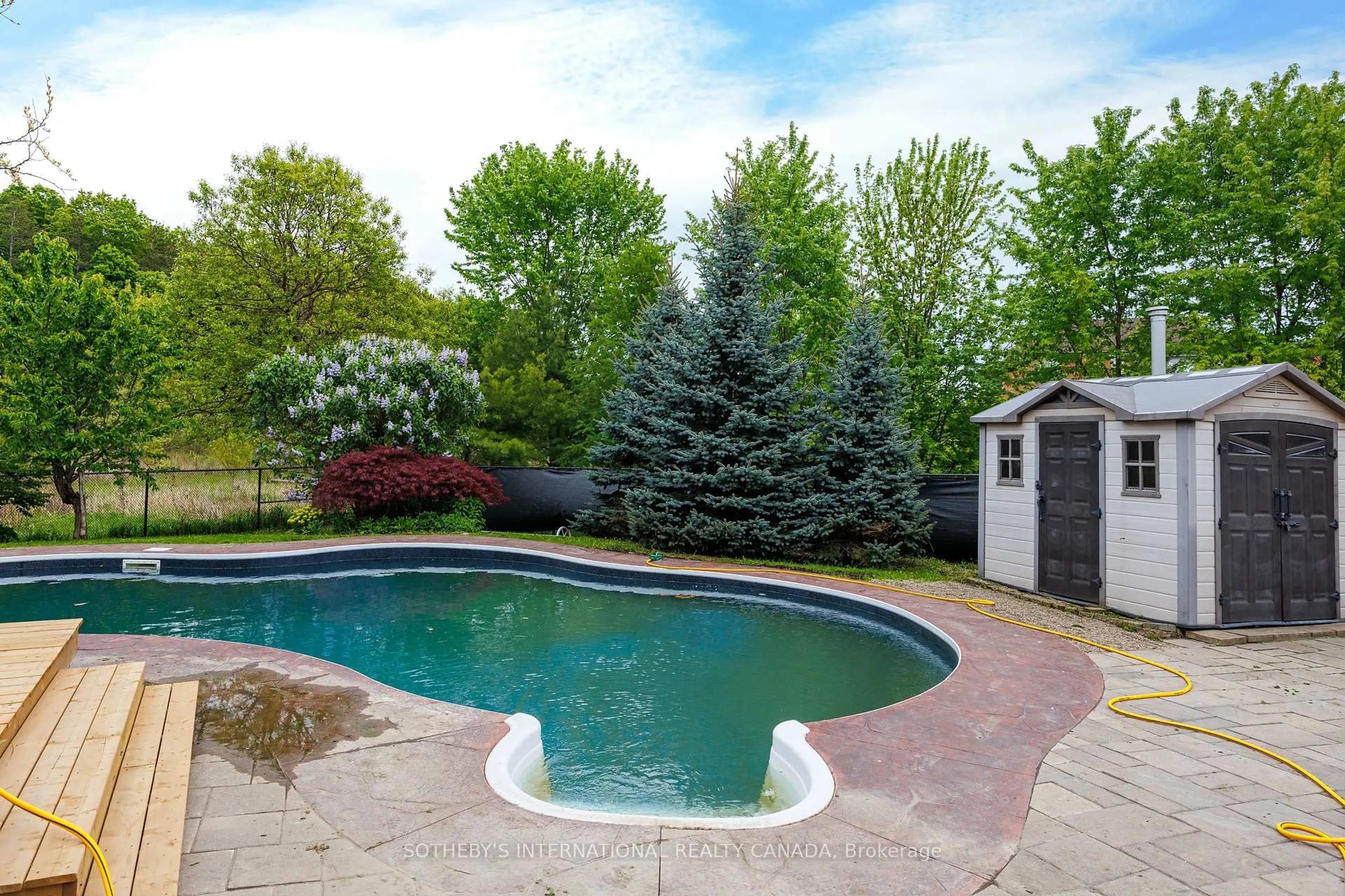 Pool for 21 ALDEN Sq, Ajax Ontario L1T 4Z2