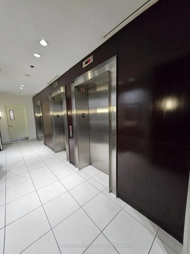 Additional property image - 36 Lee Centre Dr Unit 3011
