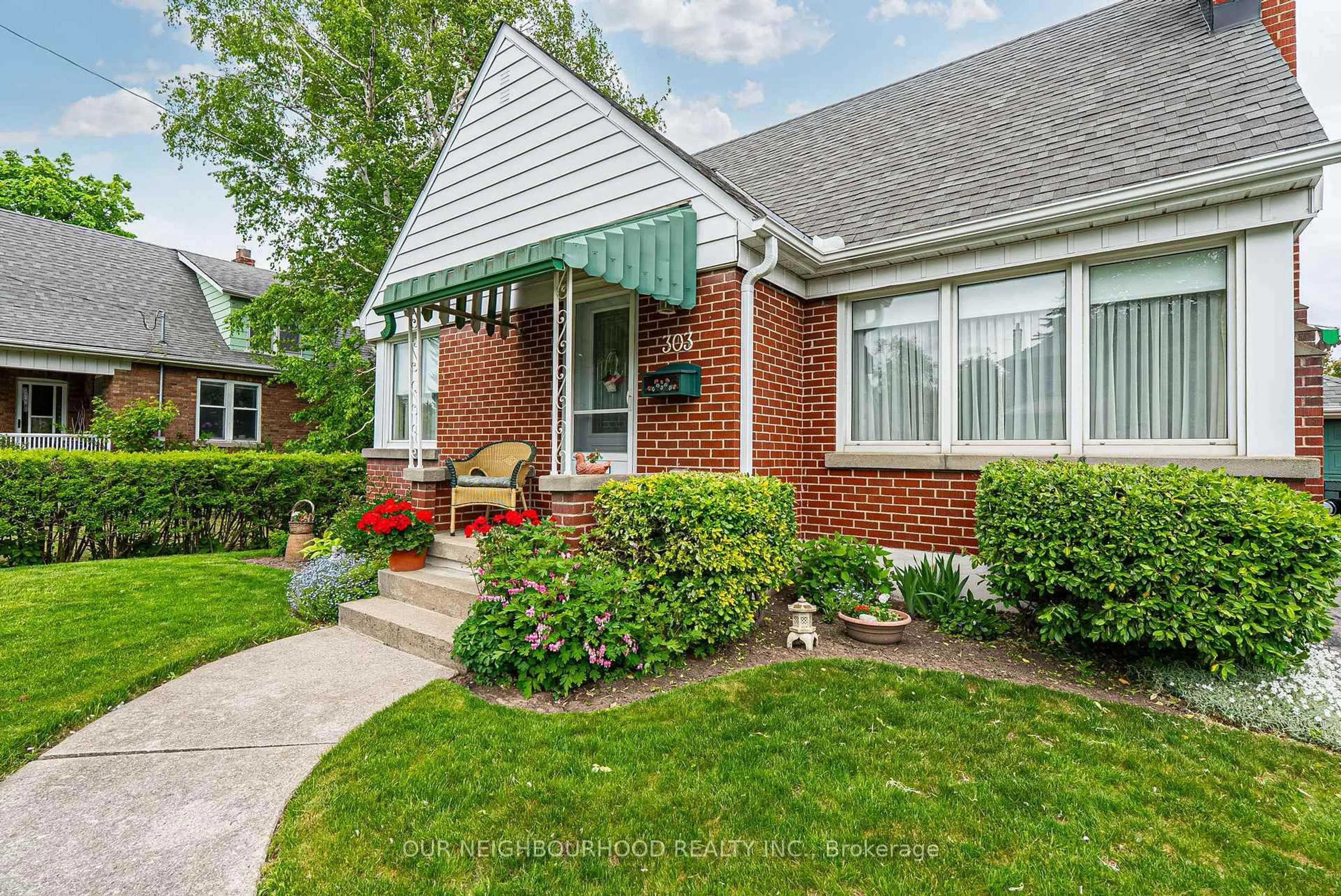 Home with brick exterior material, street for 303 Byron St, Whitby Ontario L1N 4N4