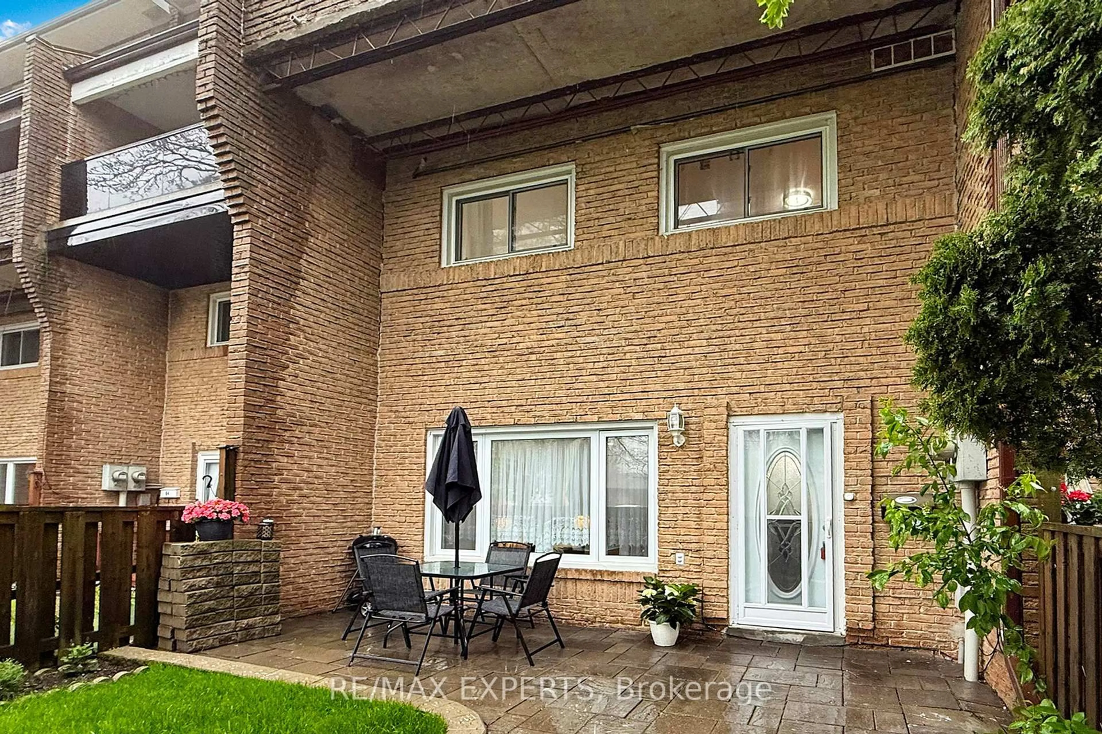 Patio, street for 66 Scarborough Golf Club Rd, Toronto Ontario M1M 3C5