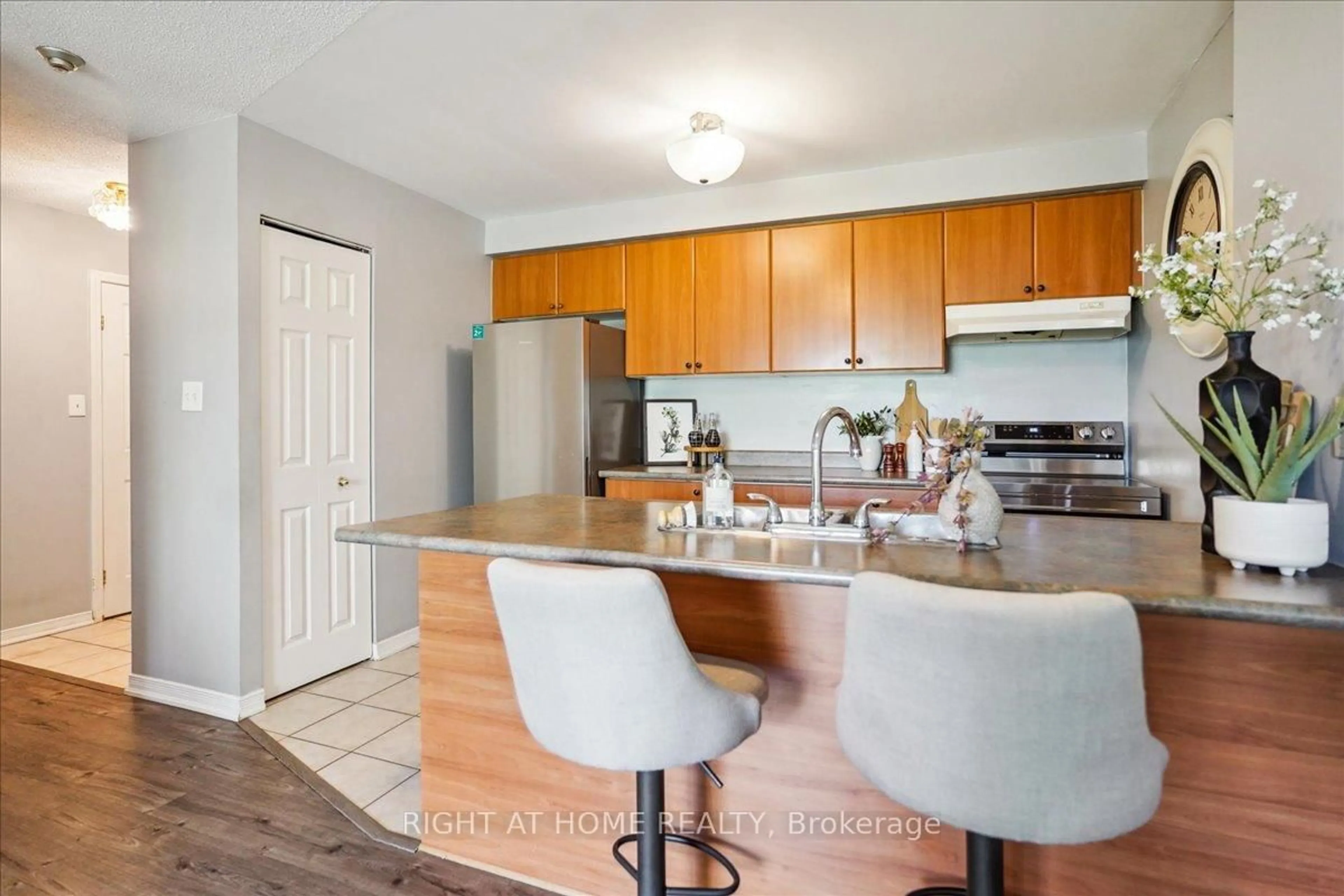 Open concept kitchen, unknown for 83 Aspen Springs Dr #308, Clarington Ontario L1C 5J7