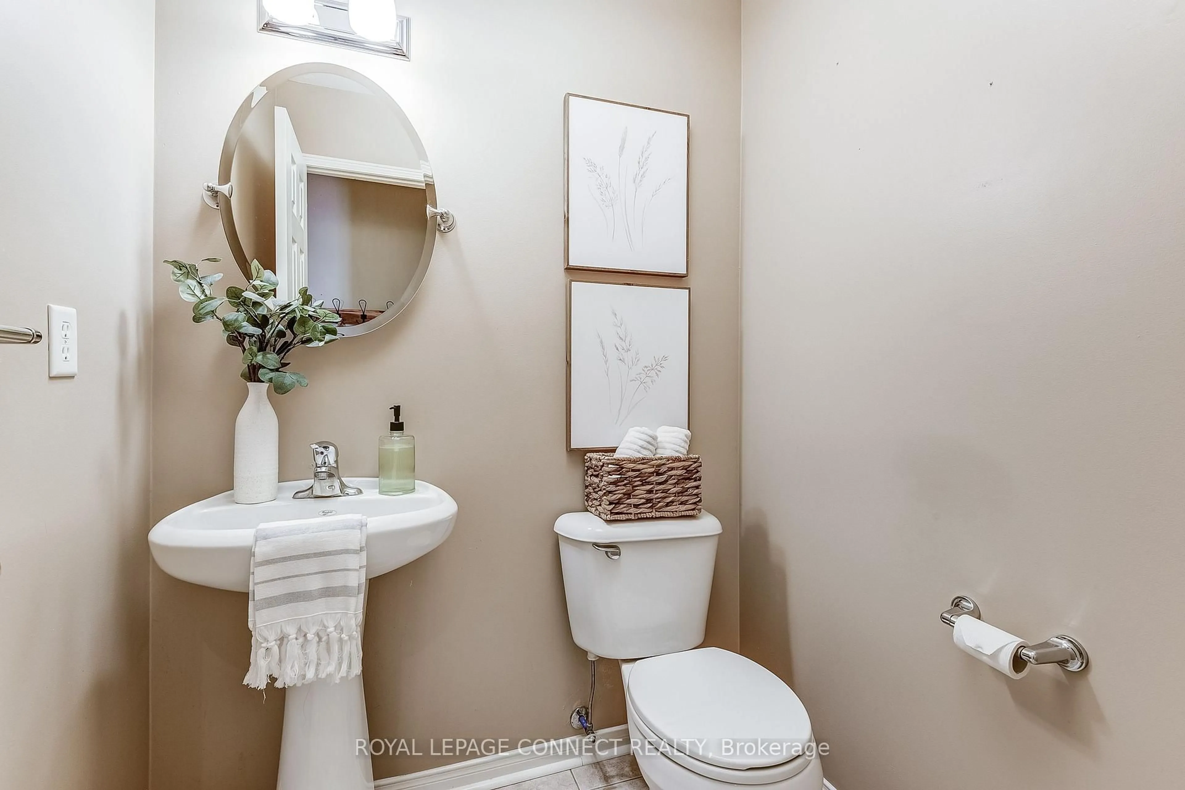 Standard bathroom, ceramic/tile floor for 29 Andona Cres, Toronto Ontario M1C 5J6