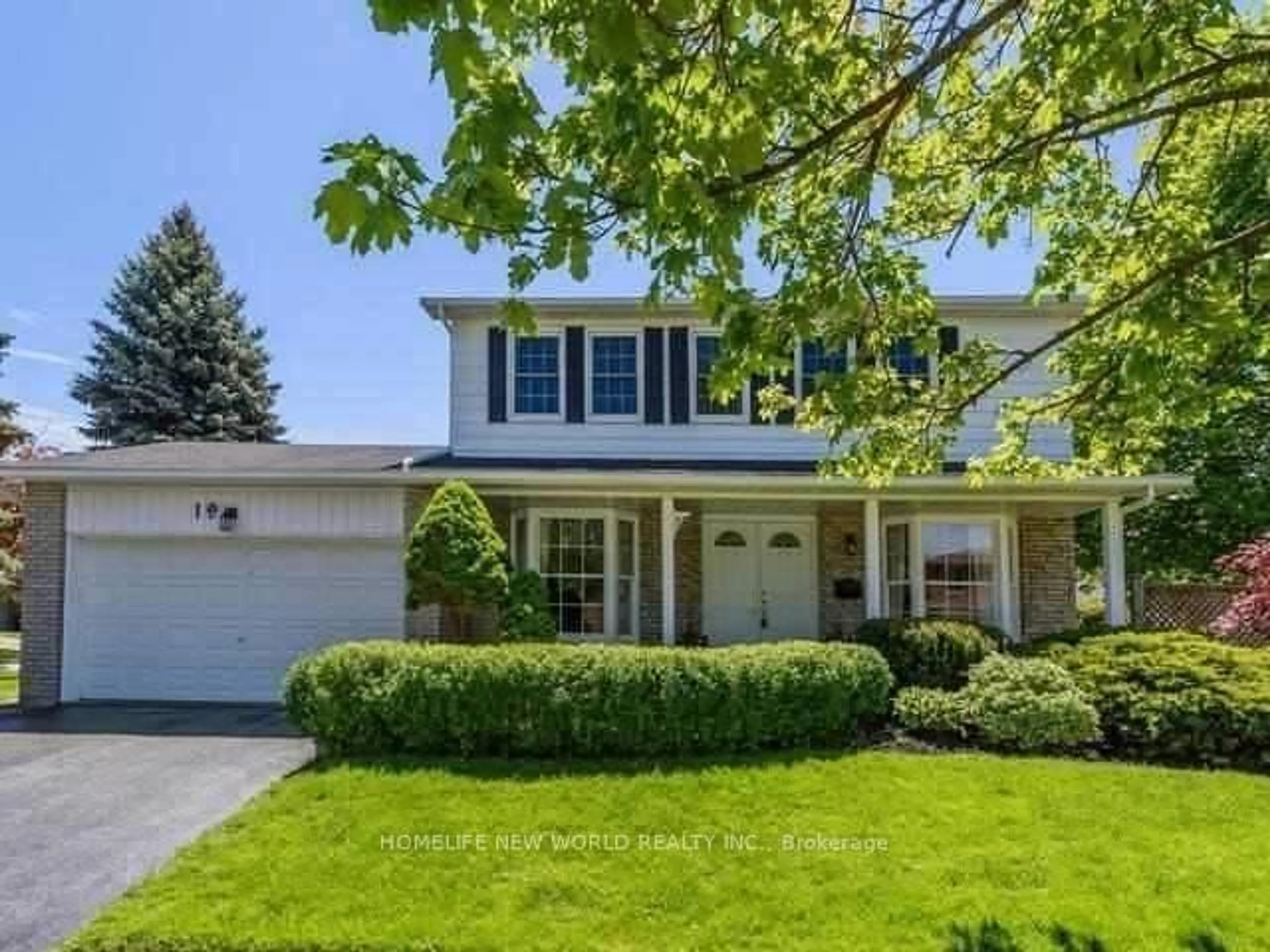 Home with vinyl exterior material, street for 19 Inverary Cres, Toronto Ontario M1T 2W6