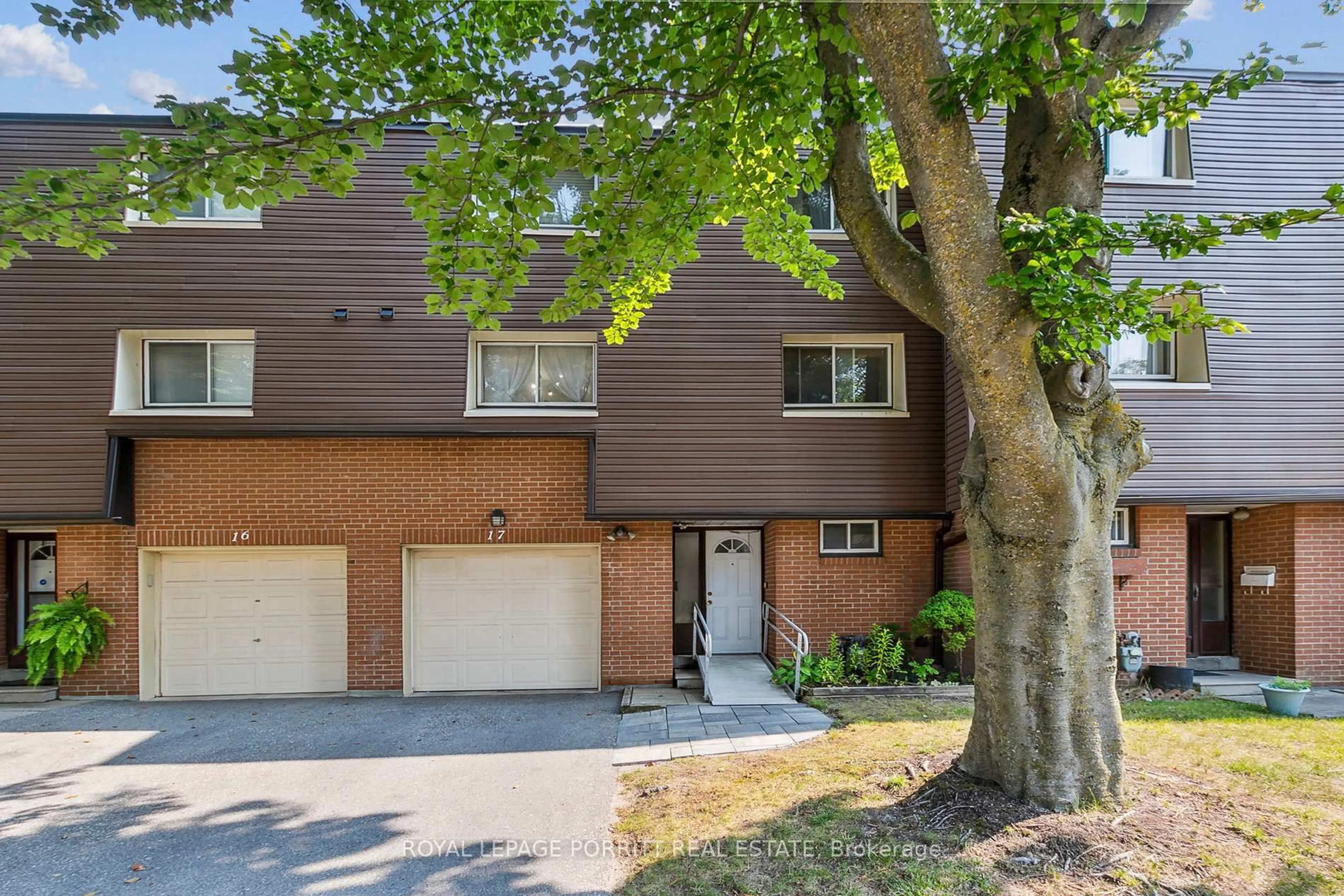 Home with brick exterior material, street for 1415 Fieldlight Blvd #17, Pickering Ontario L1V 2S3