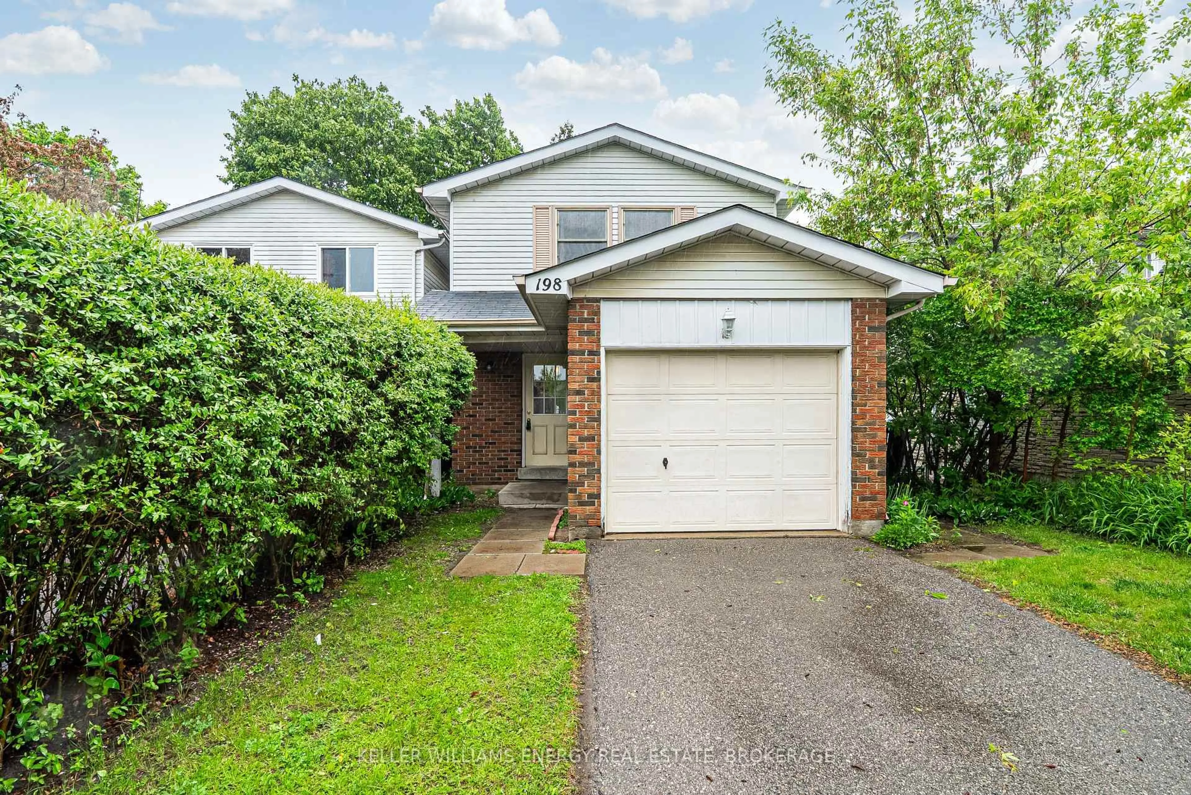 Home with vinyl exterior material, street for 198 Ormond Dr, Oshawa Ontario L1G 6T5