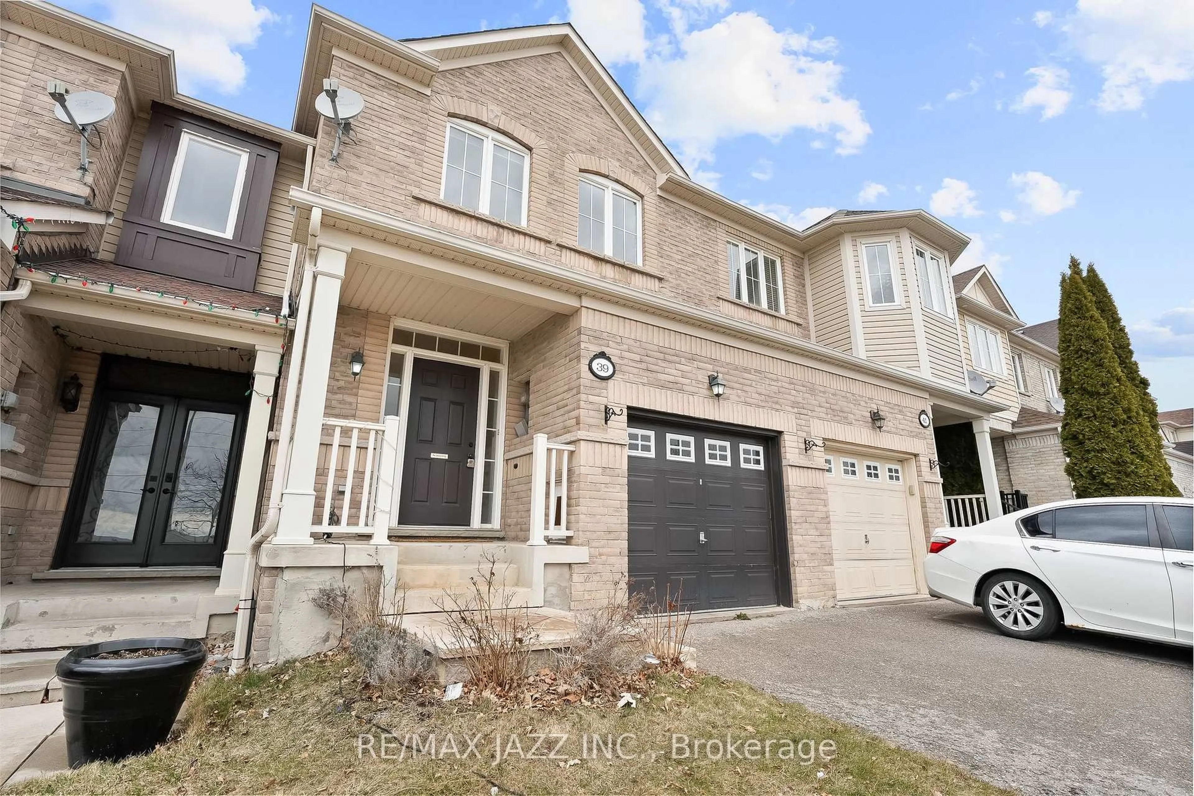 Home with brick exterior material, street for 39 Silverwood Circ, Ajax Ontario L1Z 0A3