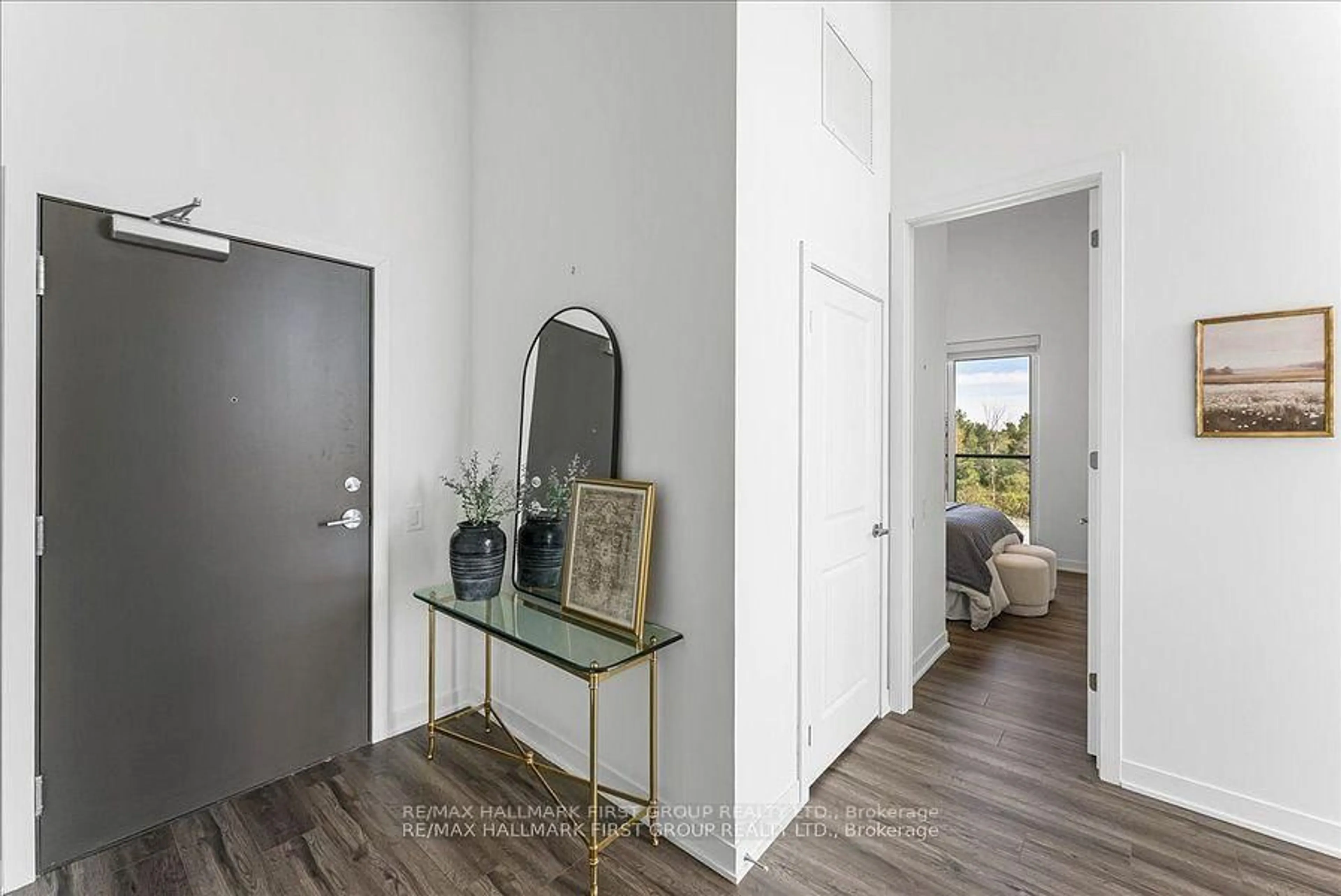 Indoor entryway for 385 Arctic Red Dr #409, Oshawa Ontario L1L 0W9