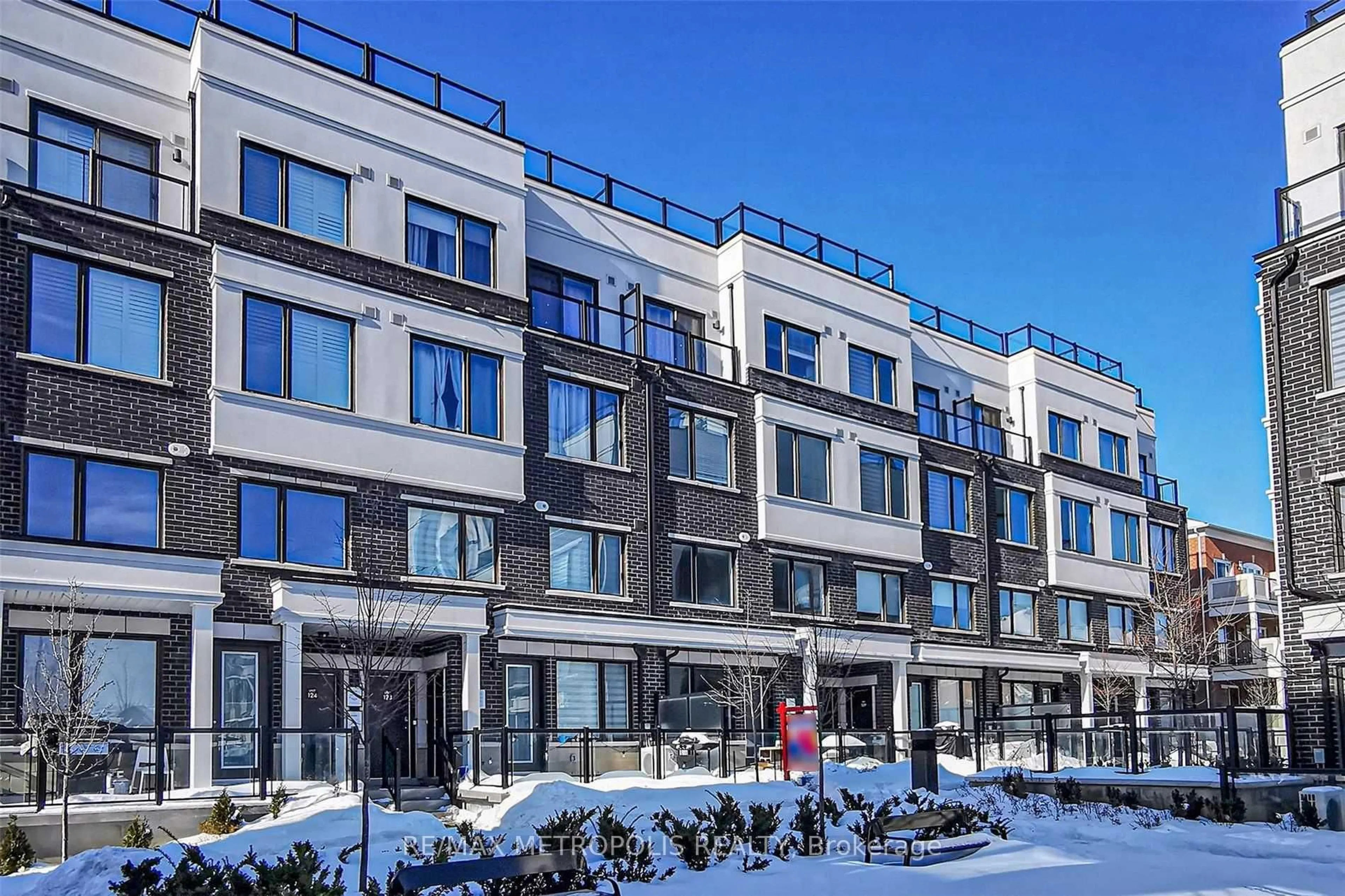 Patio, building for 1711 Pure Springs Blvd #110, Pickering Ontario L1X 0C3