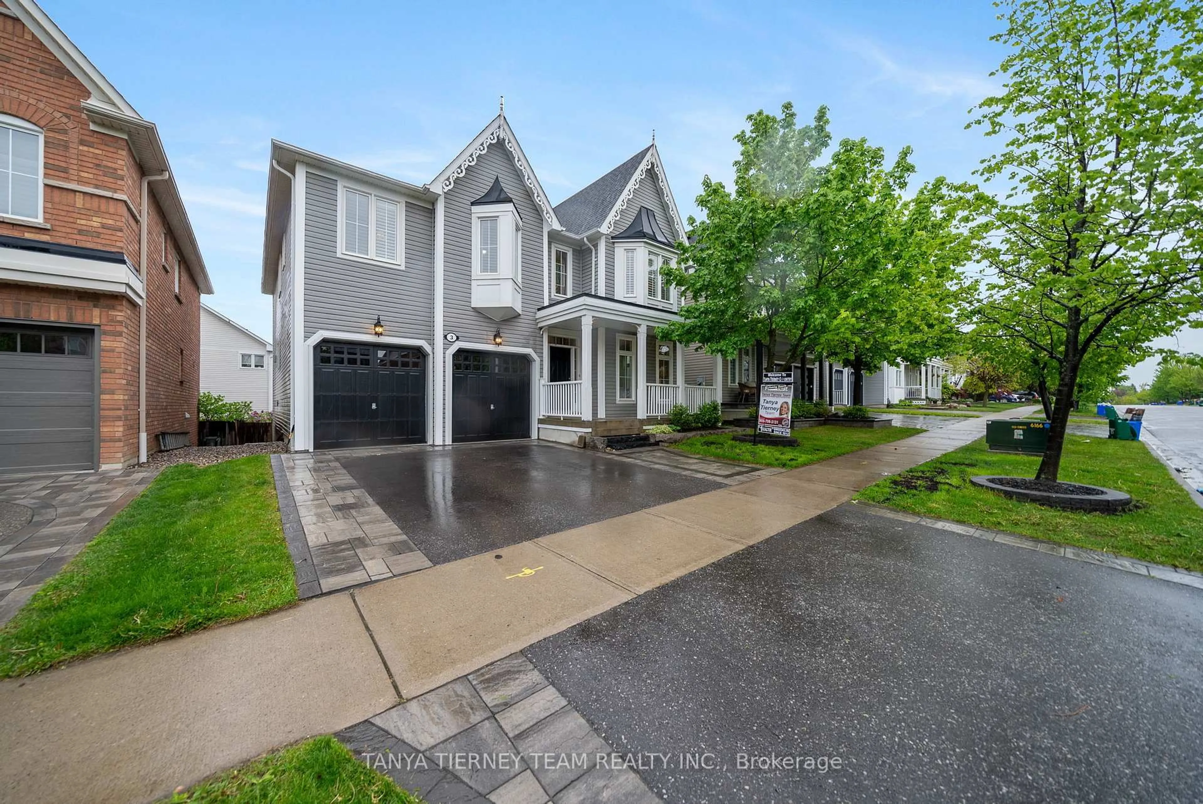 A pic from outside/outdoor area/front of a property/back of a property/a pic from drone, street for 3 Denbury Crt, Whitby Ontario L1M 2P3