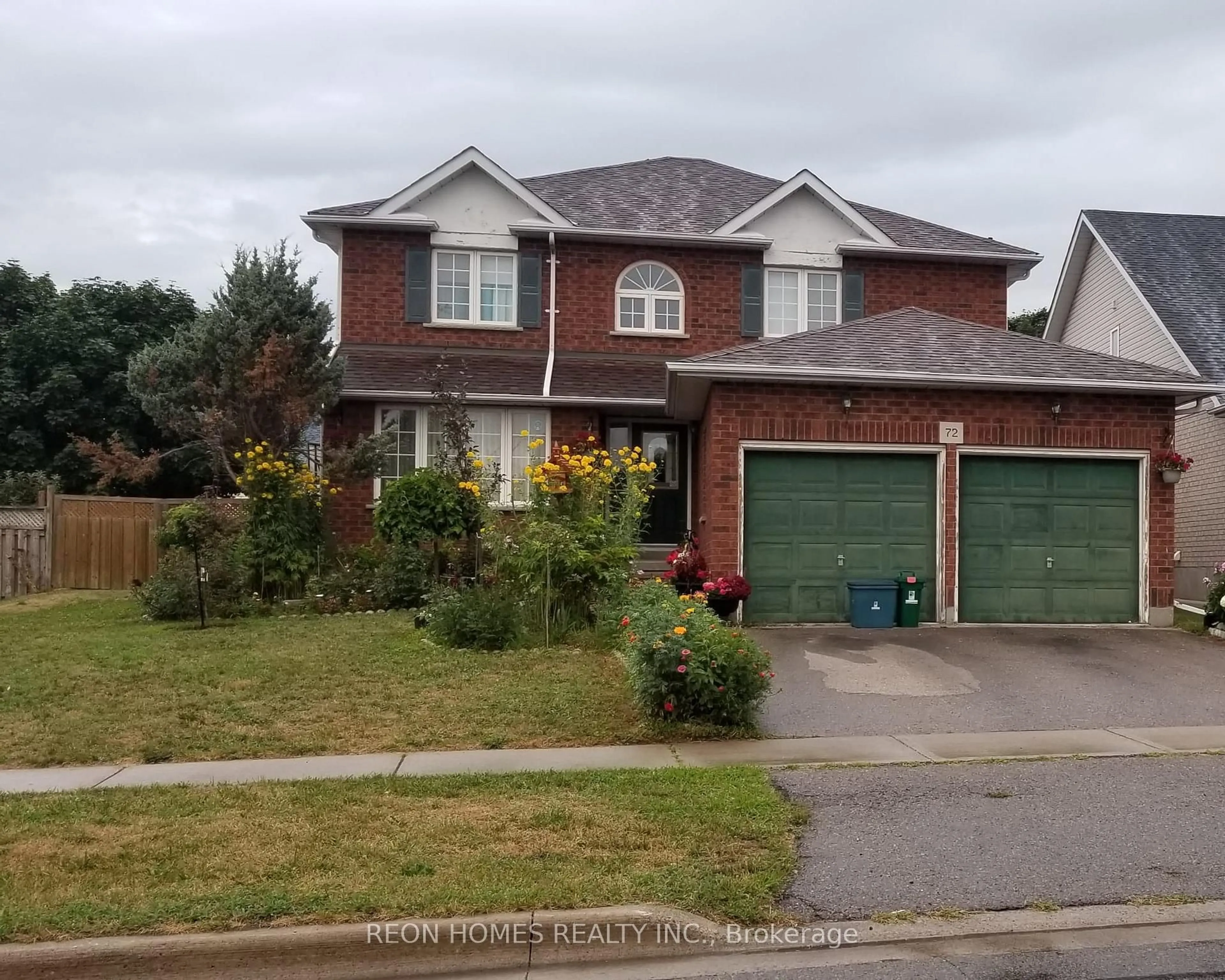 Home with brick exterior material, street for 72 Niagara Dr, Oshawa Ontario L1G 8A5