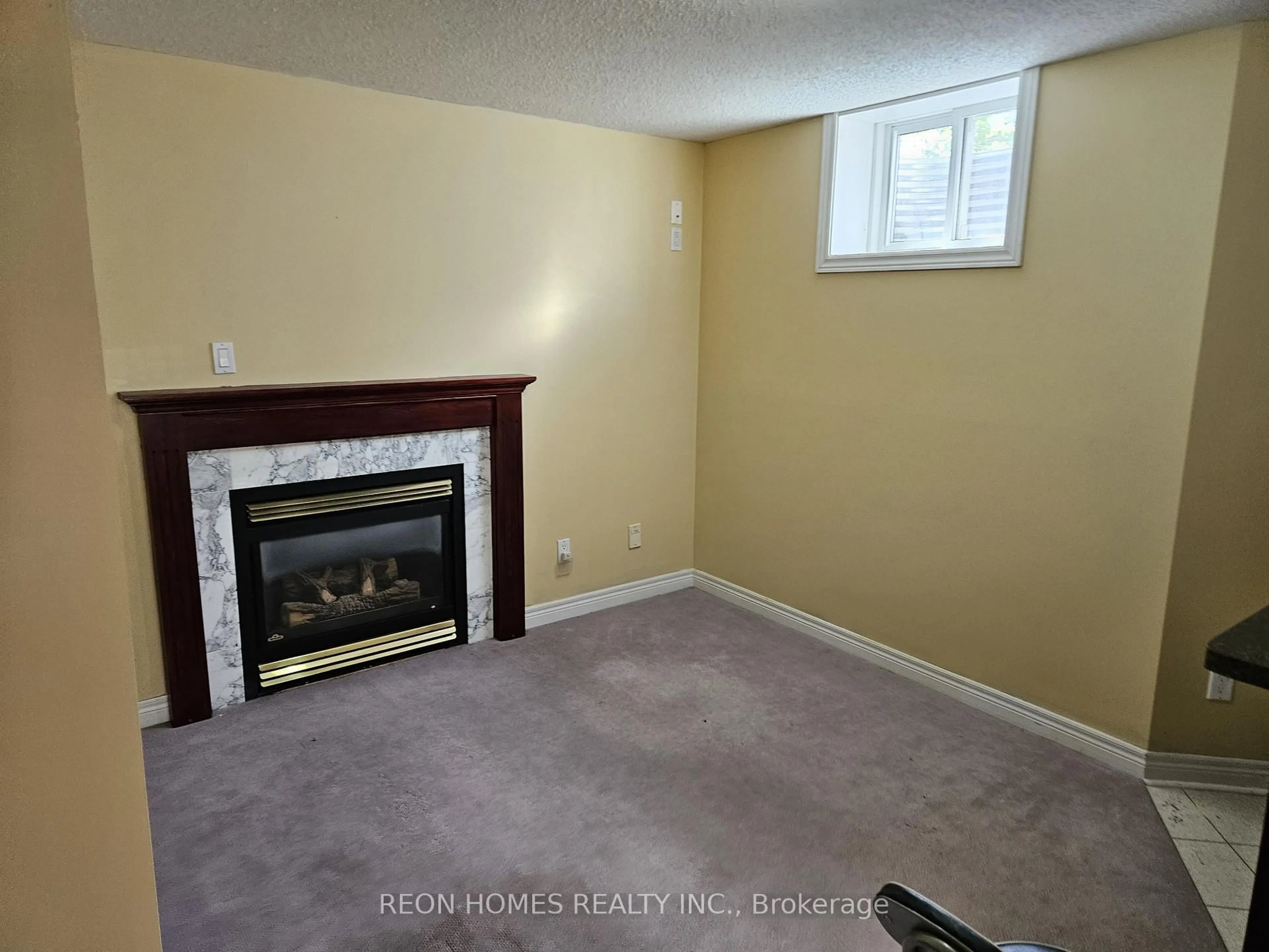 A pic of a room for 72 Niagara Dr, Oshawa Ontario L1G 8A5
