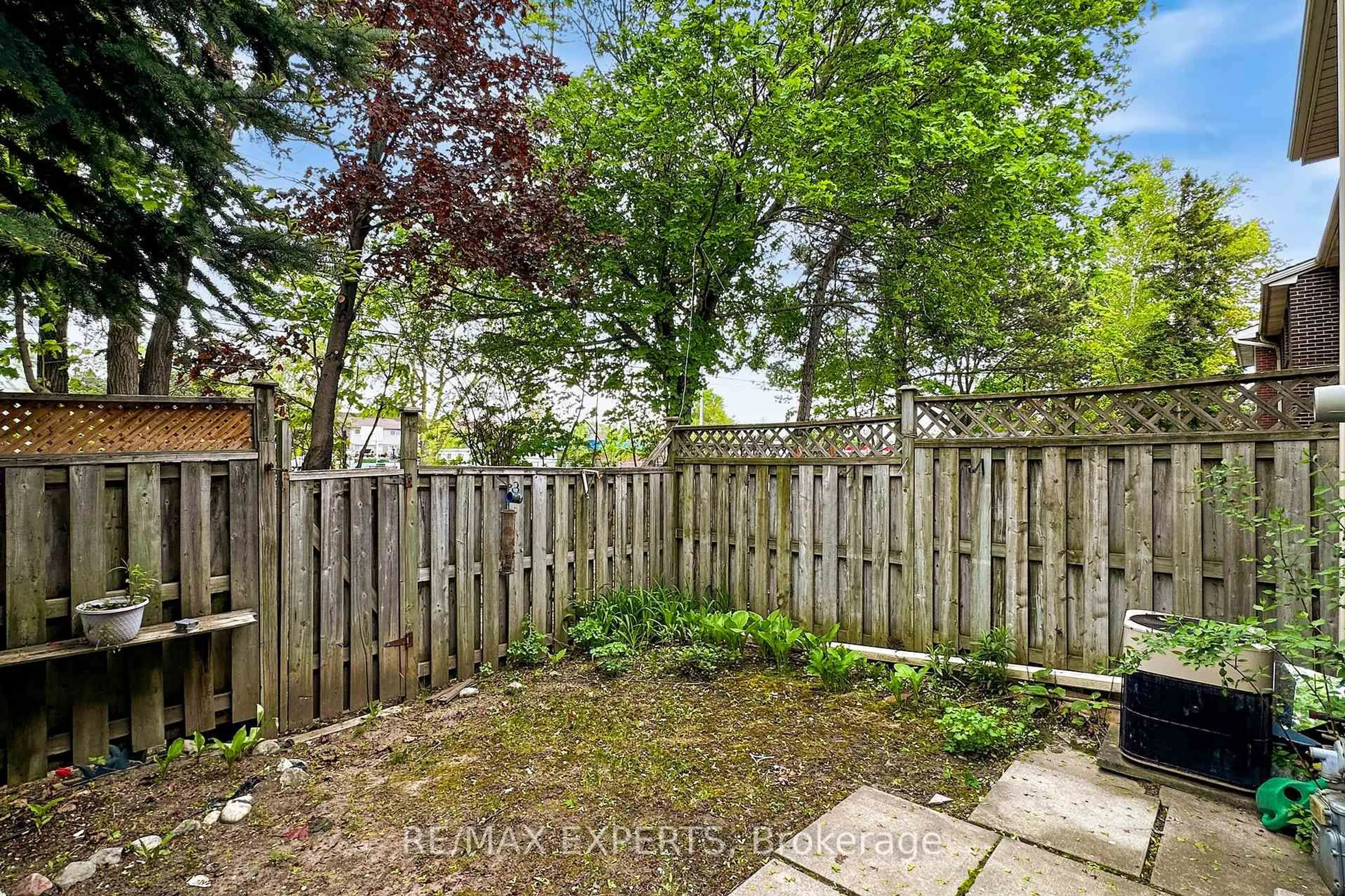 Patio, street for 270 Timberbank Blvd #58, Toronto Ontario M1W 2M1