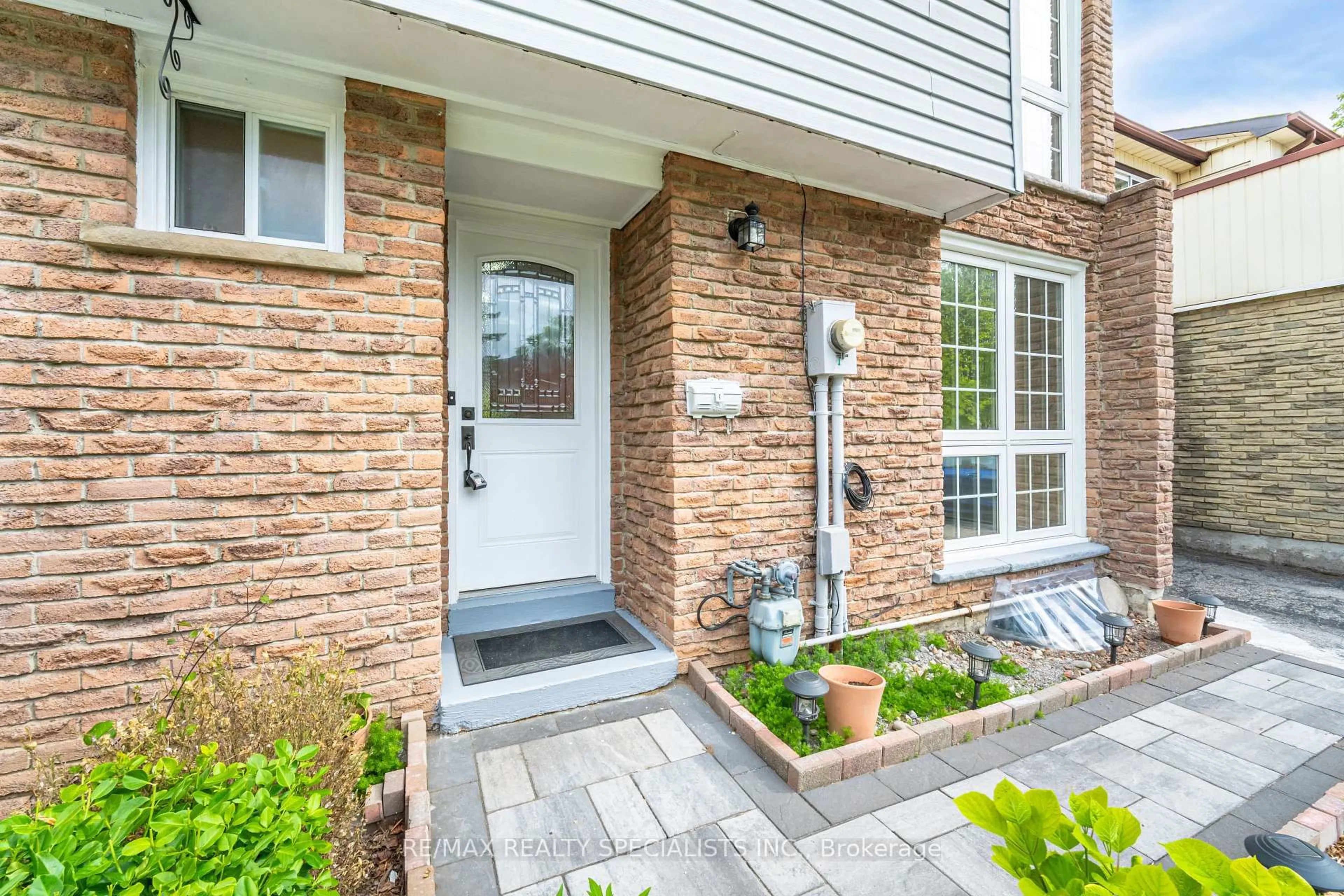 Unknown for 1829 Foleyet Cres, Pickering Ontario L1V 2X8