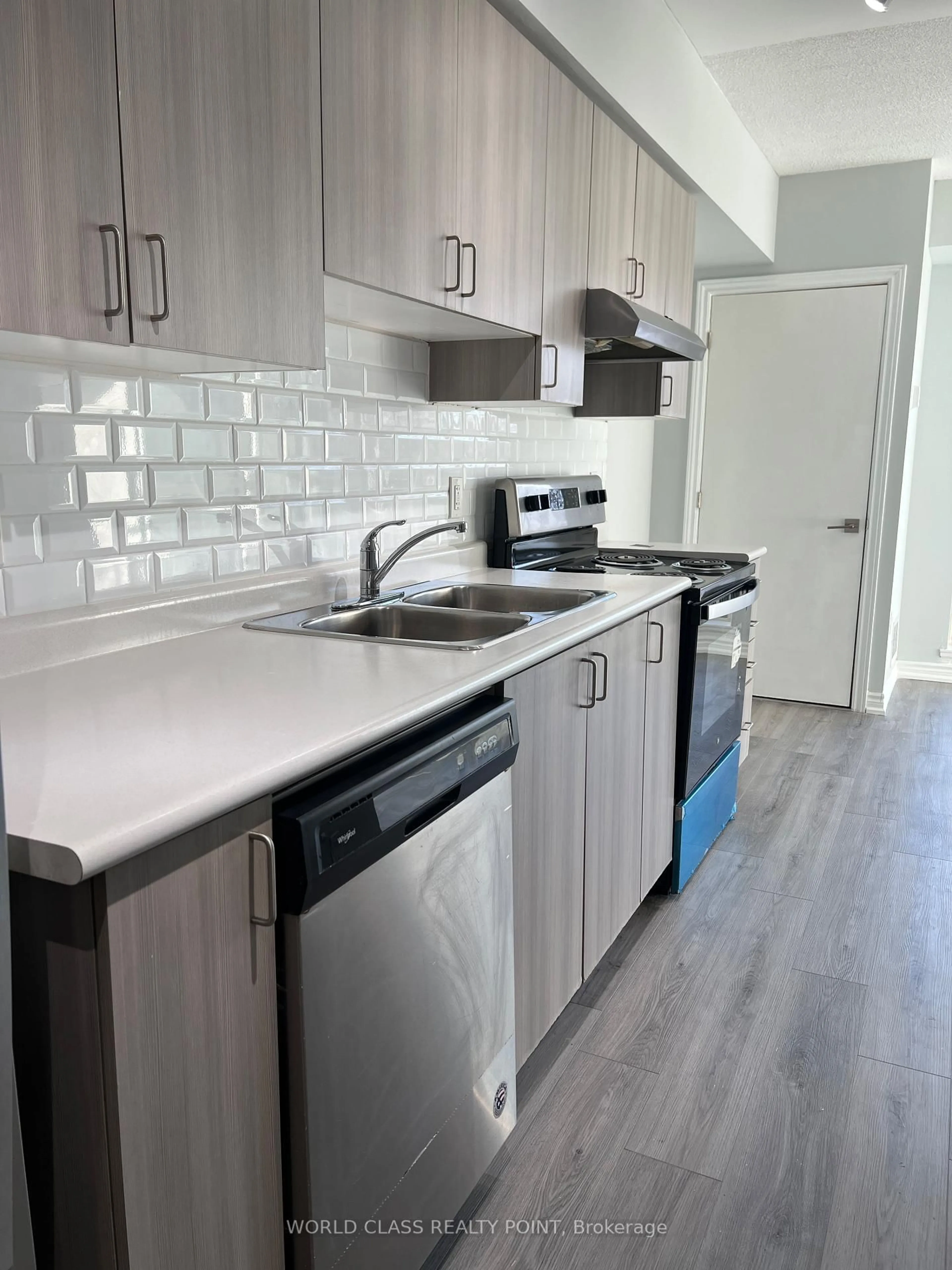 Standard kitchen, unknown for 1 Falaise Rd #411, Toronto Ontario M1E 0B9