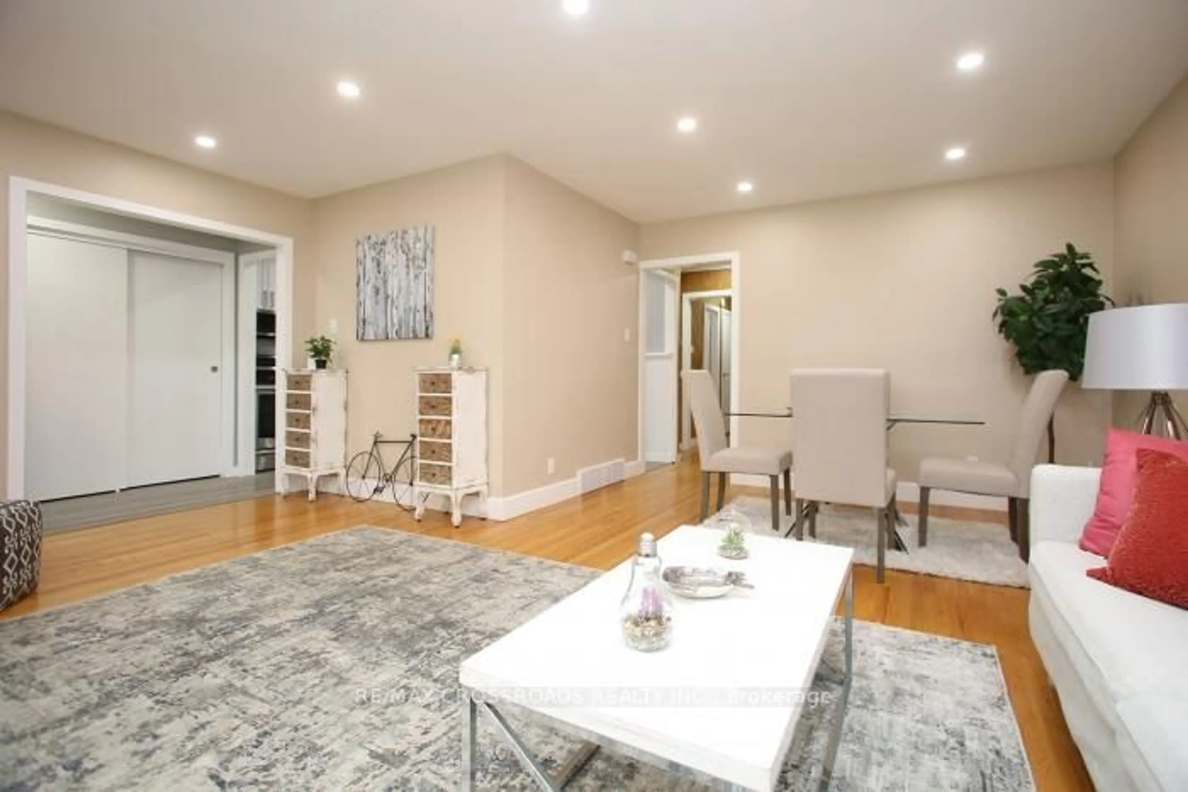 Unknown for 985 Vistula Dr, Pickering Ontario L1W 2L8