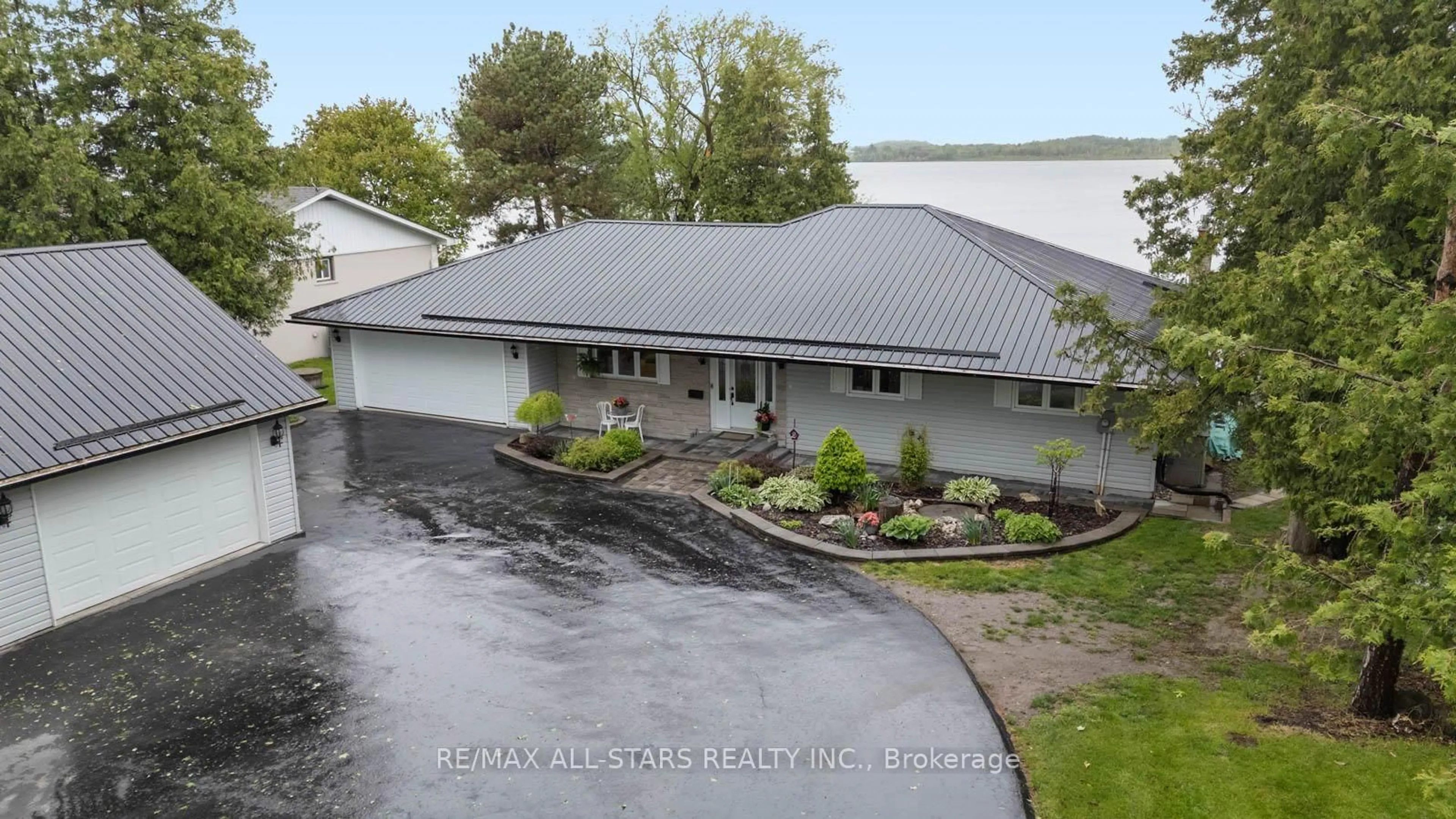 A pic from outside/outdoor area/front of a property/back of a property/a pic from drone, street for 231 Stephenson Point Rd, Scugog Ontario L9L 1B4