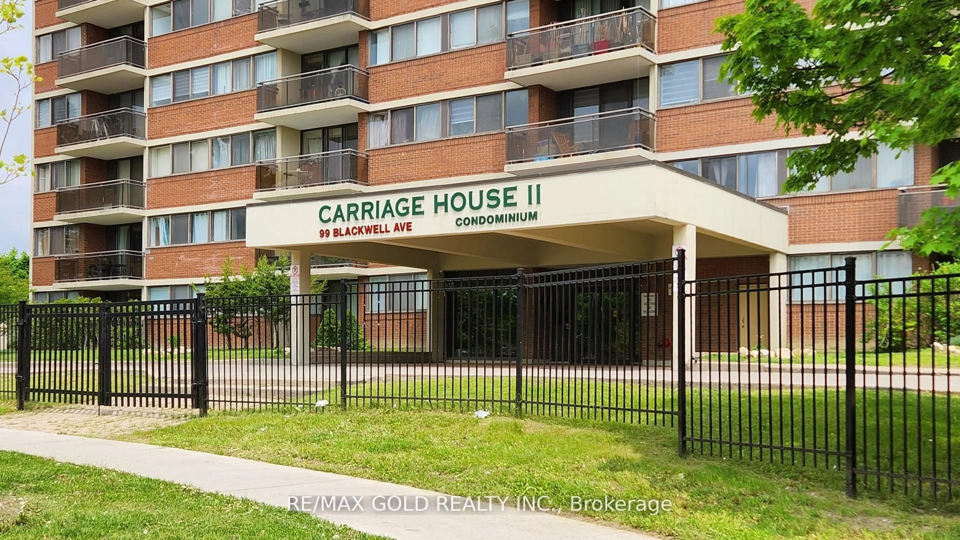 Indoor foyer for 99 Blackwell Ave #1205, Toronto Ontario M1B 3R5