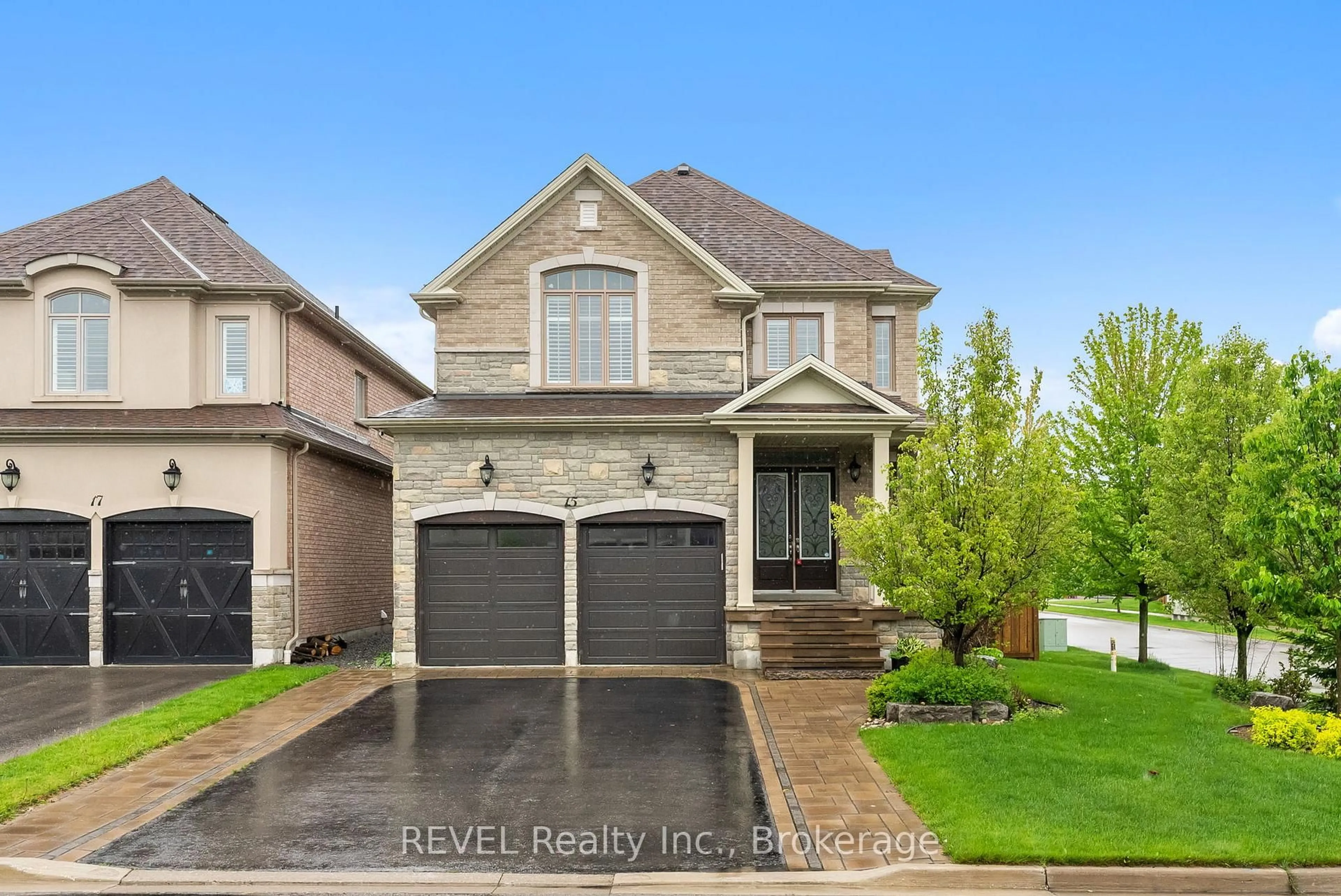 Home with brick exterior material, street for 15 Glengowan St, Whitby Ontario L1R 2X2