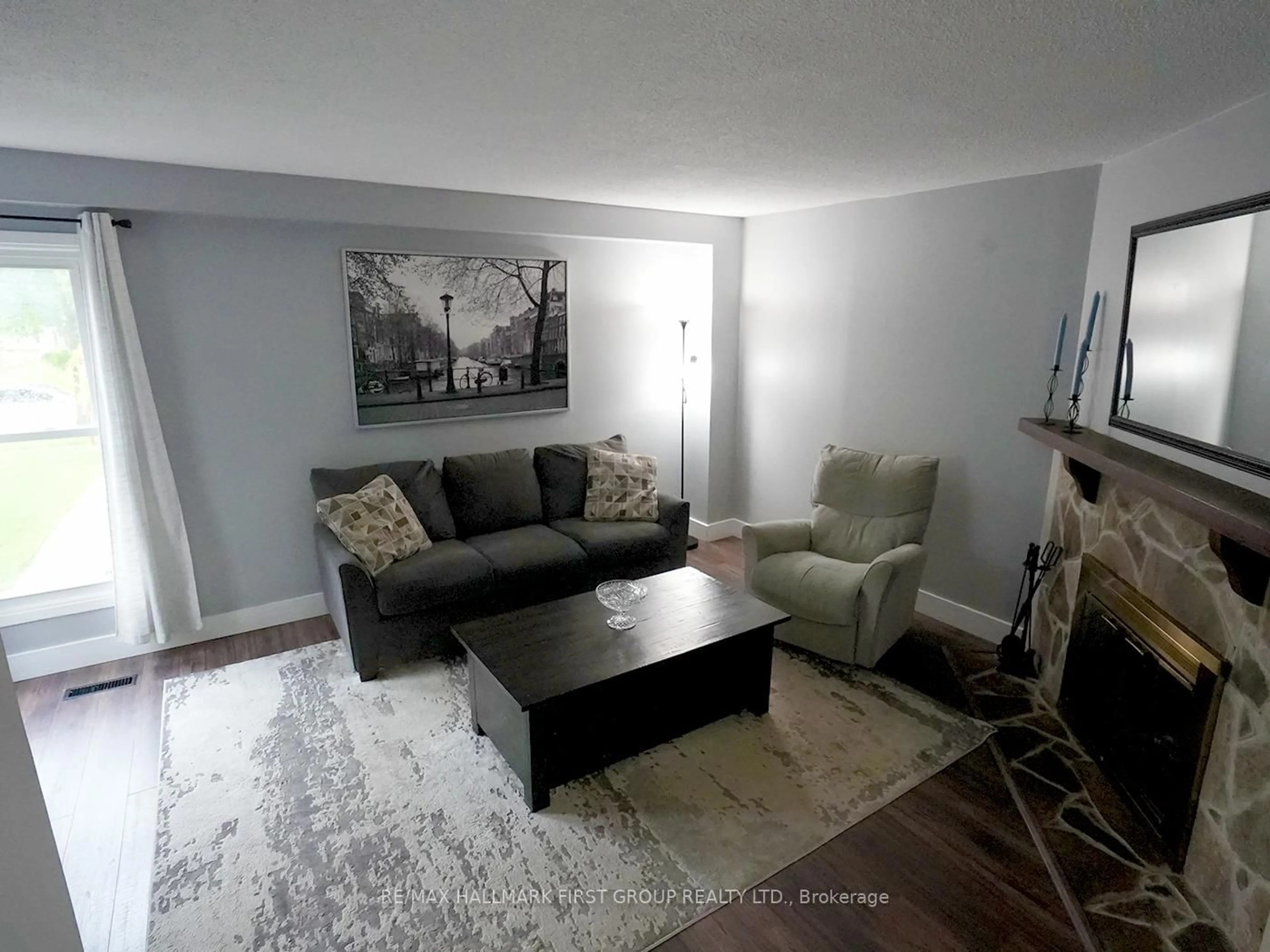 Living room with furniture, unknown for 1286 Northmount St, Oshawa Ontario L1G 7M8
