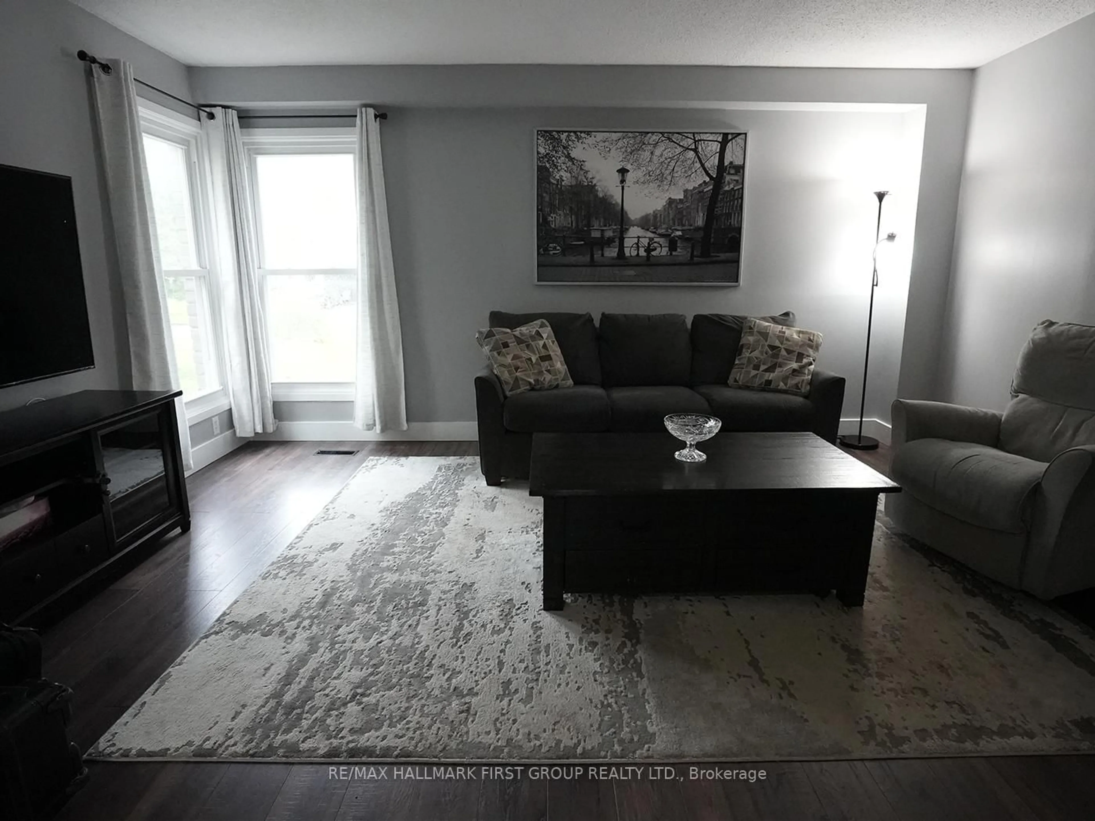 Living room with furniture, unknown for 1286 Northmount St, Oshawa Ontario L1G 7M8