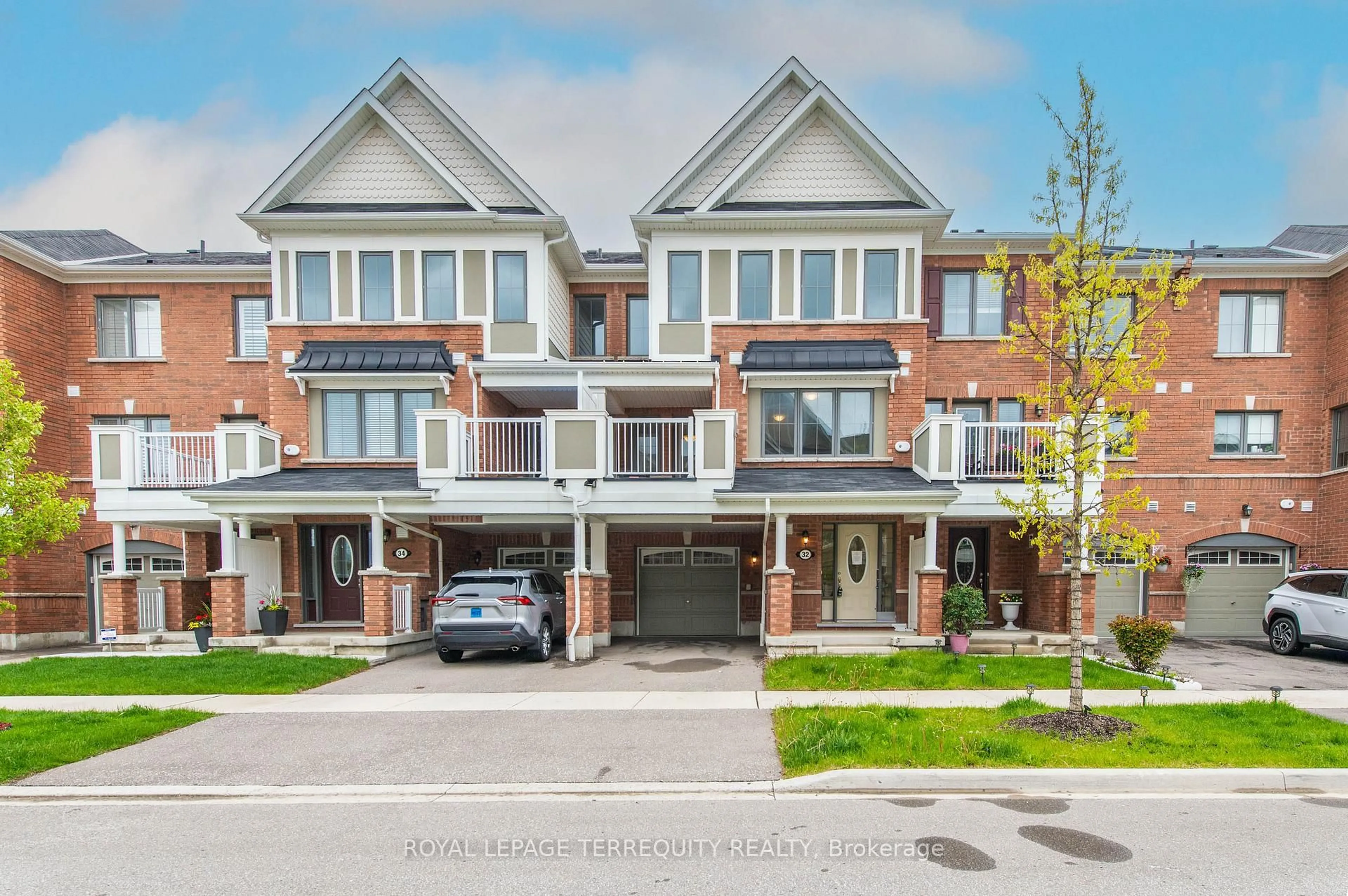 Home with brick exterior material, street for 32 Goldeye St, Whitby Ontario L1P 0E6