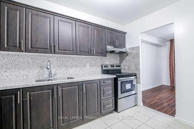 Additional property image - 5 Massey Sq Unit 1512