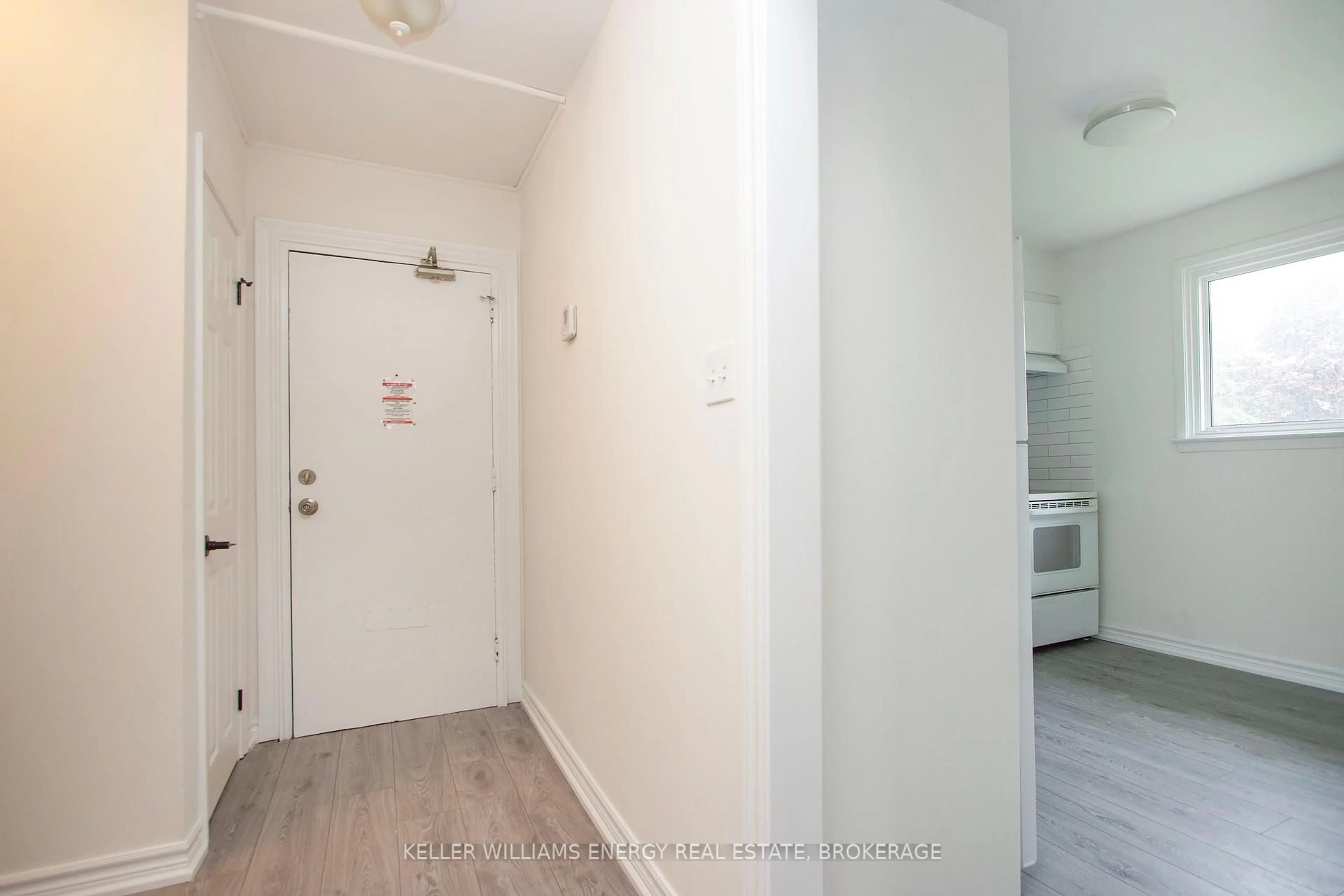 Unknown for 743 Cypress Ave #4 units, Oshawa Ontario L1H 2X2