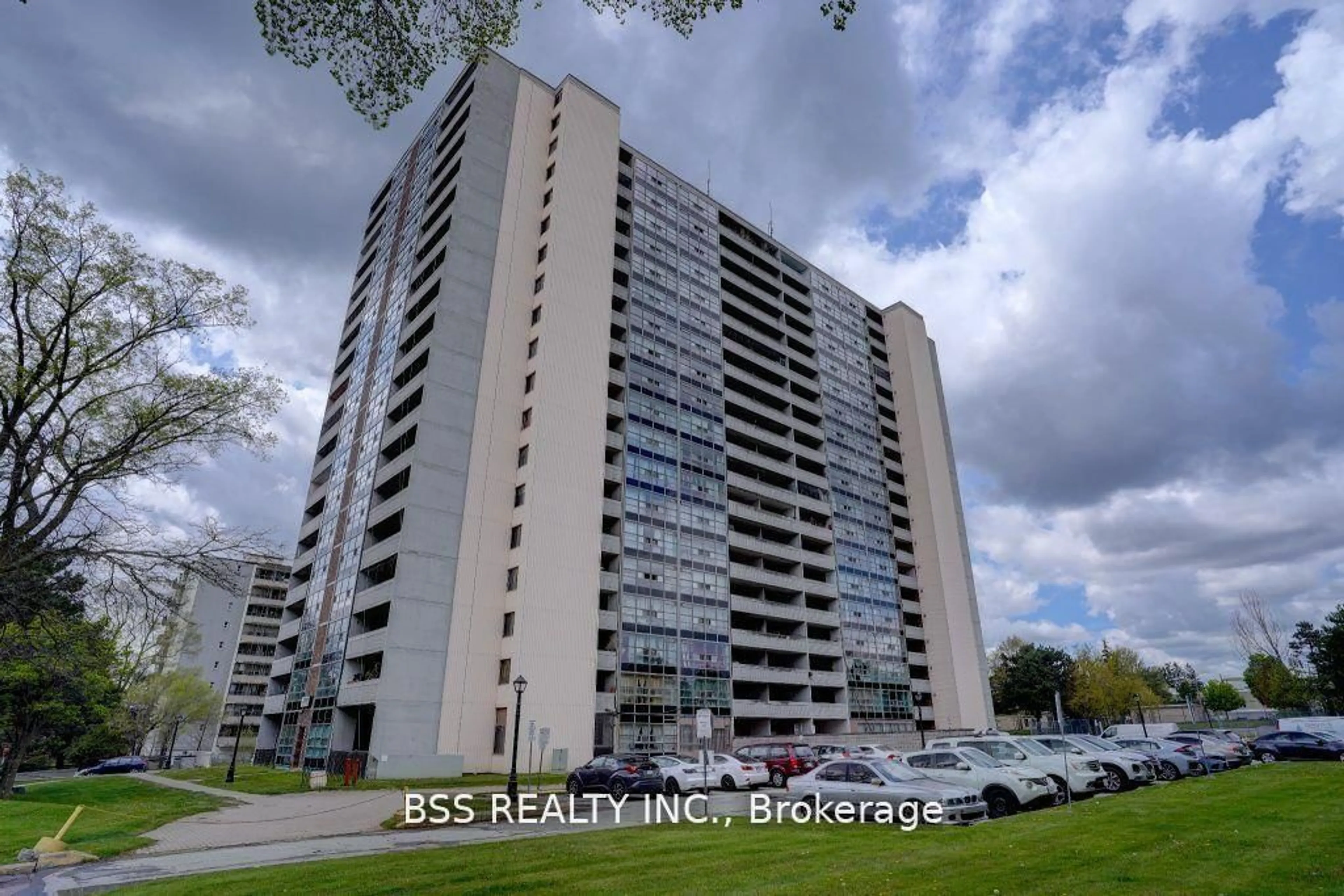 A pic from outside/outdoor area/front of a property/back of a property/a pic from drone, building for 3380 Eglinton Ave #402, Toronto Ontario M1J 3L6
