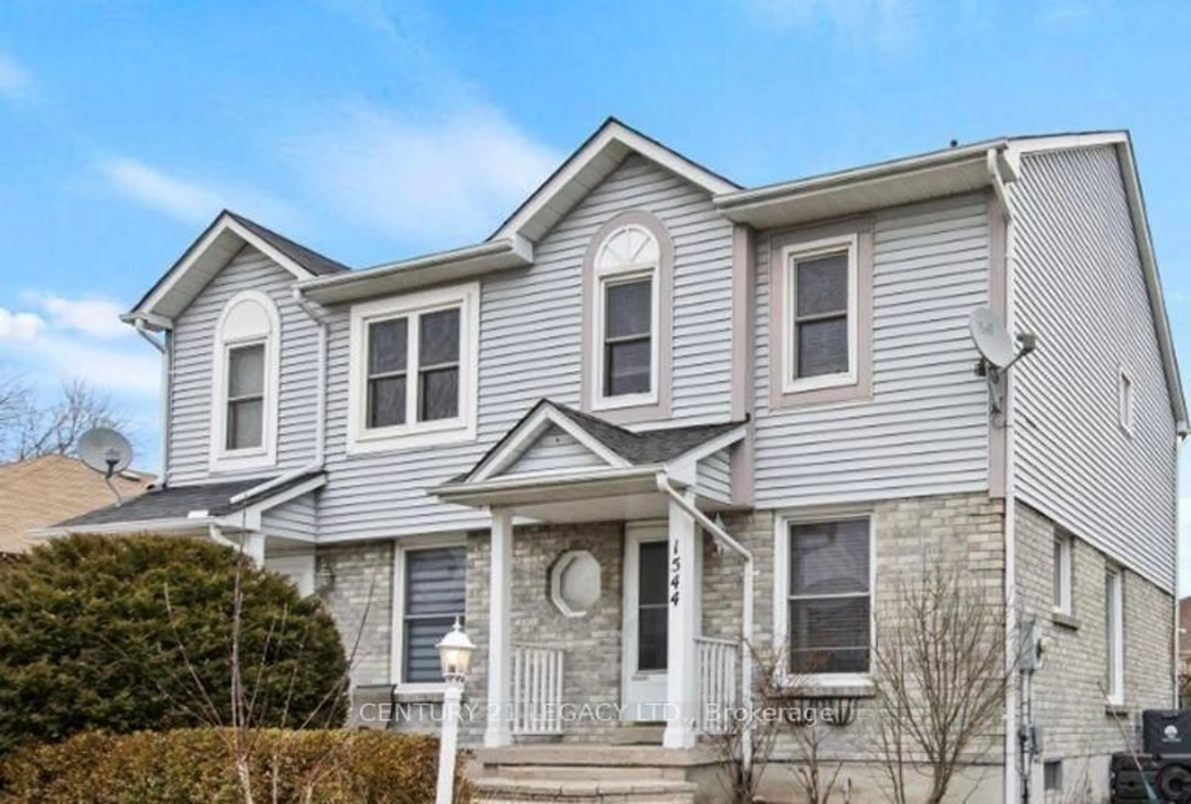 Home with vinyl exterior material, street for 1544 Connery Cres, Oshawa Ontario L1J 8G1
