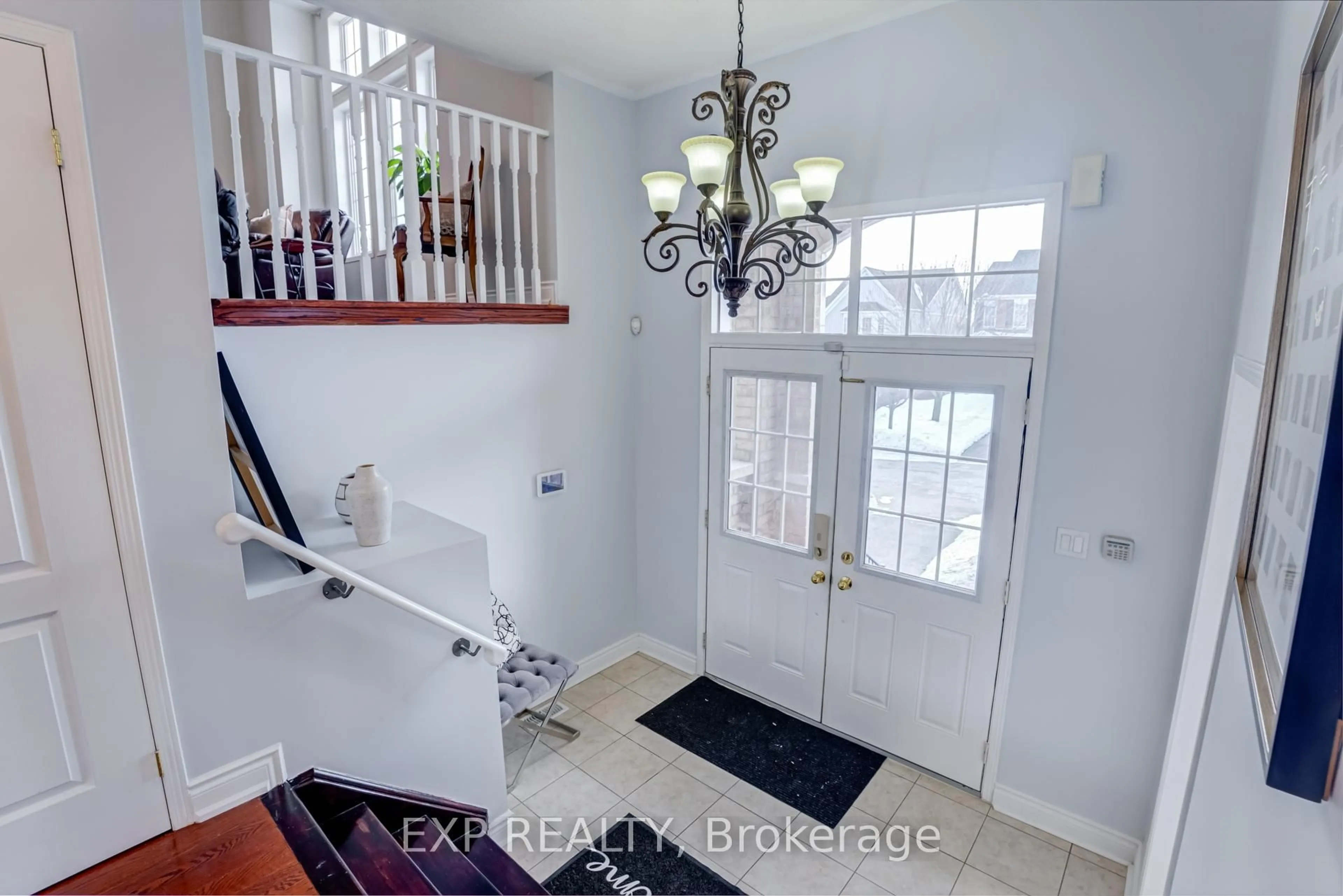 Indoor entryway for 1616 Docking Crt, Oshawa Ontario L1K 0H3