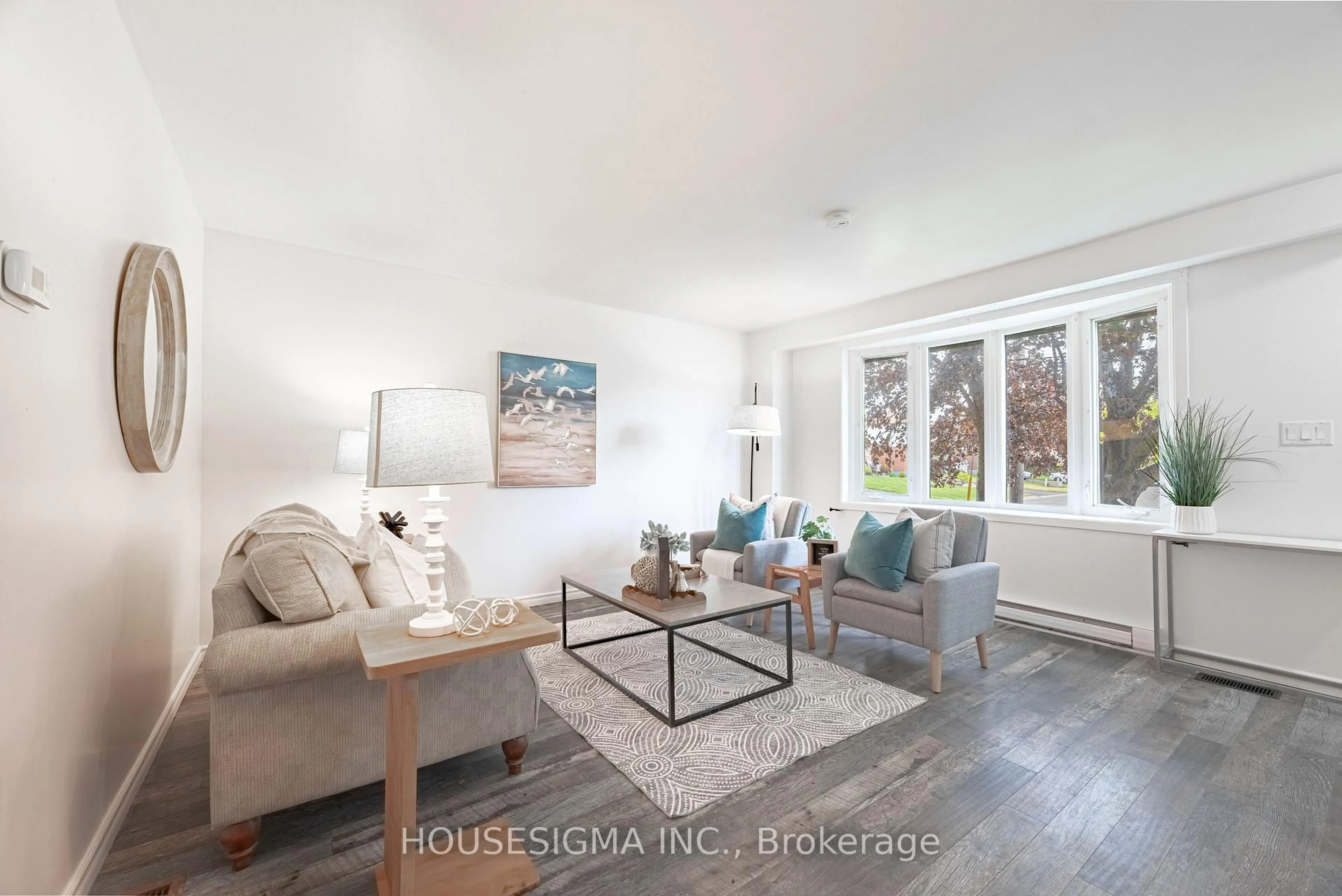 Living room with furniture, unknown for 66 Waverly St, Oshawa Ontario L1J 5T7