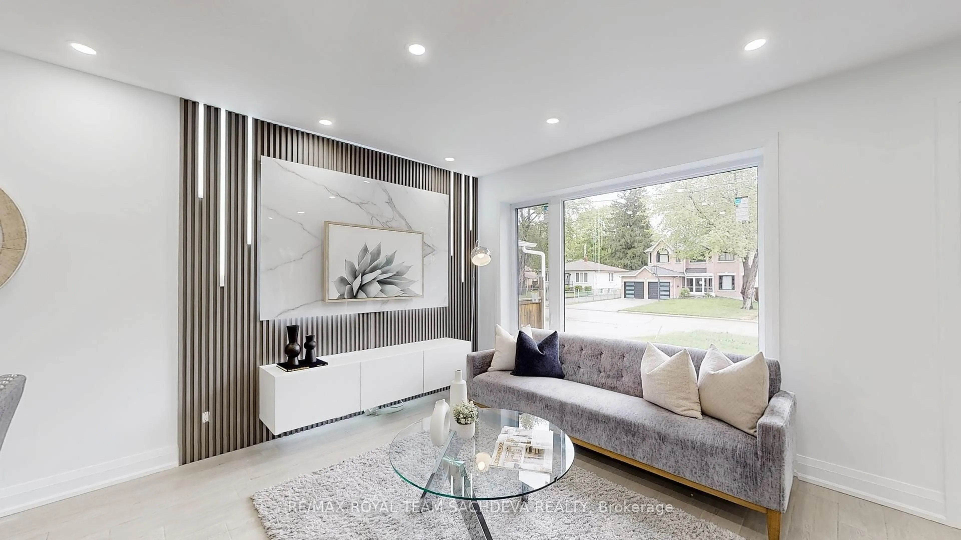 Living room with furniture, unknown for 26 Mcmillan Ave, Toronto Ontario M1E 4B5
