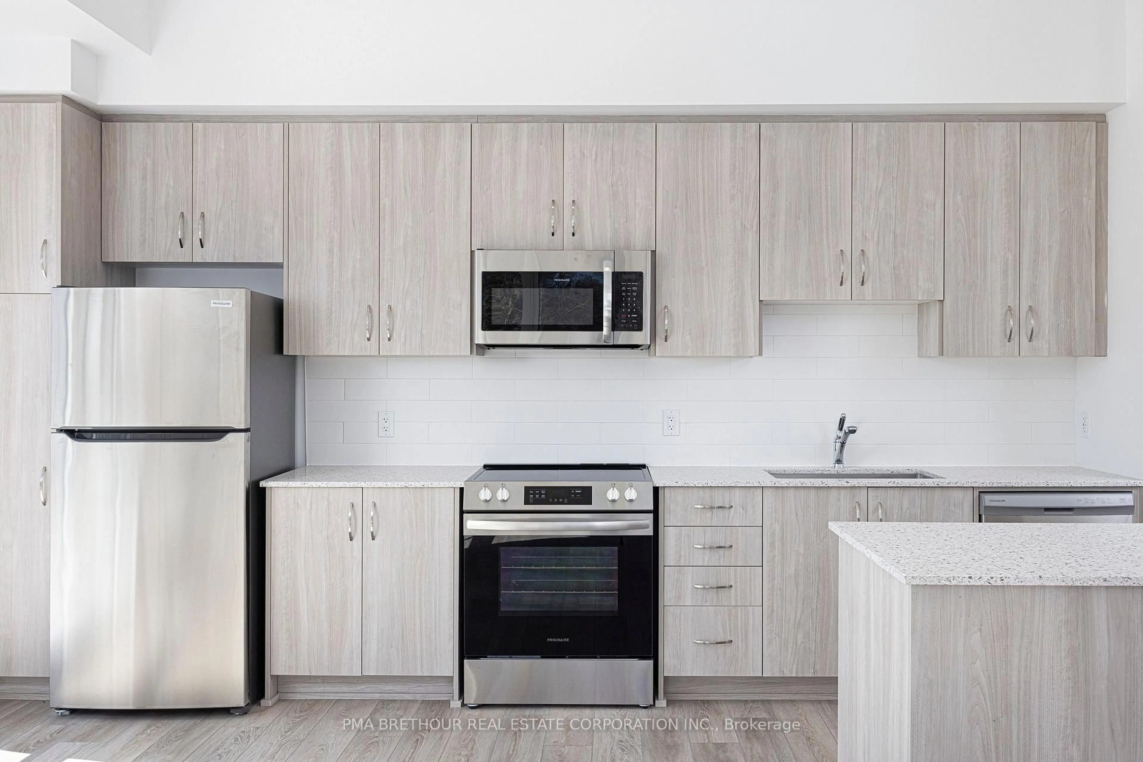 Standard kitchen, unknown for 385 Arctic Red Dr #105, Oshawa Ontario L1L 0H8