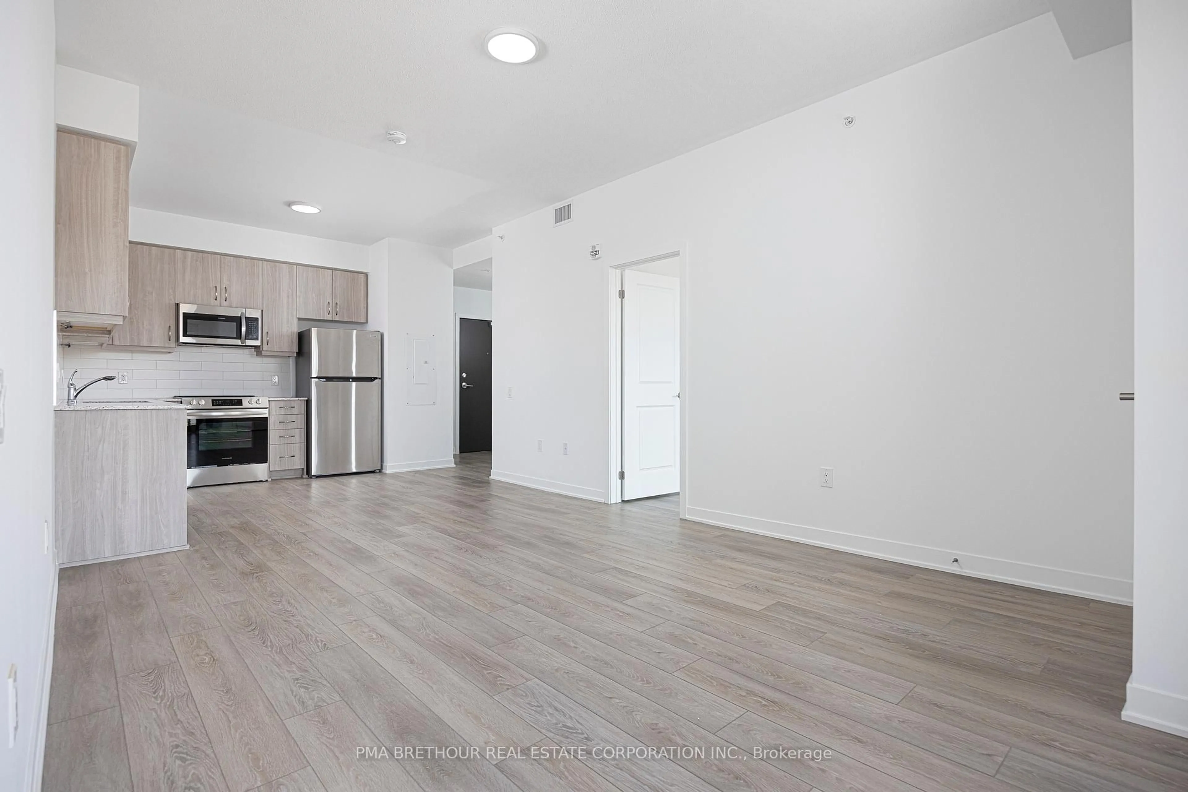 A pic of a room for 385 Arctic Red Dr #314, Oshawa Ontario L1L 0H8