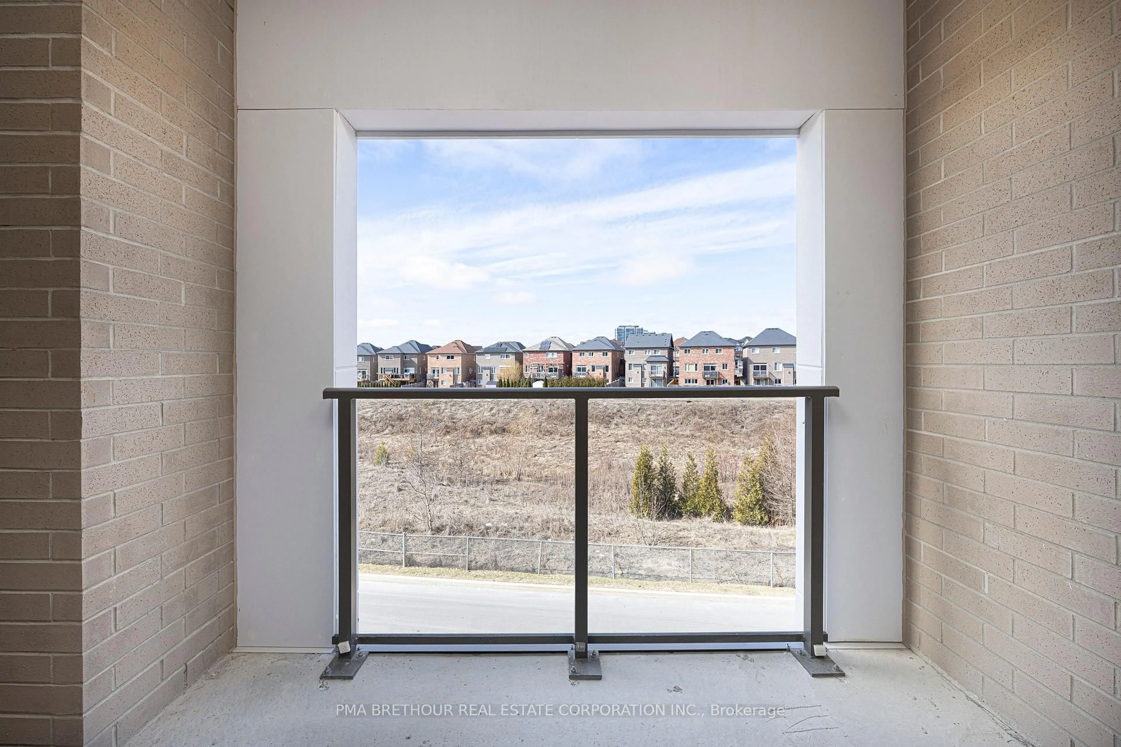 Balcony in the apartment, unknown for 385 Arctic Red Dr #314, Oshawa Ontario L1L 0H8