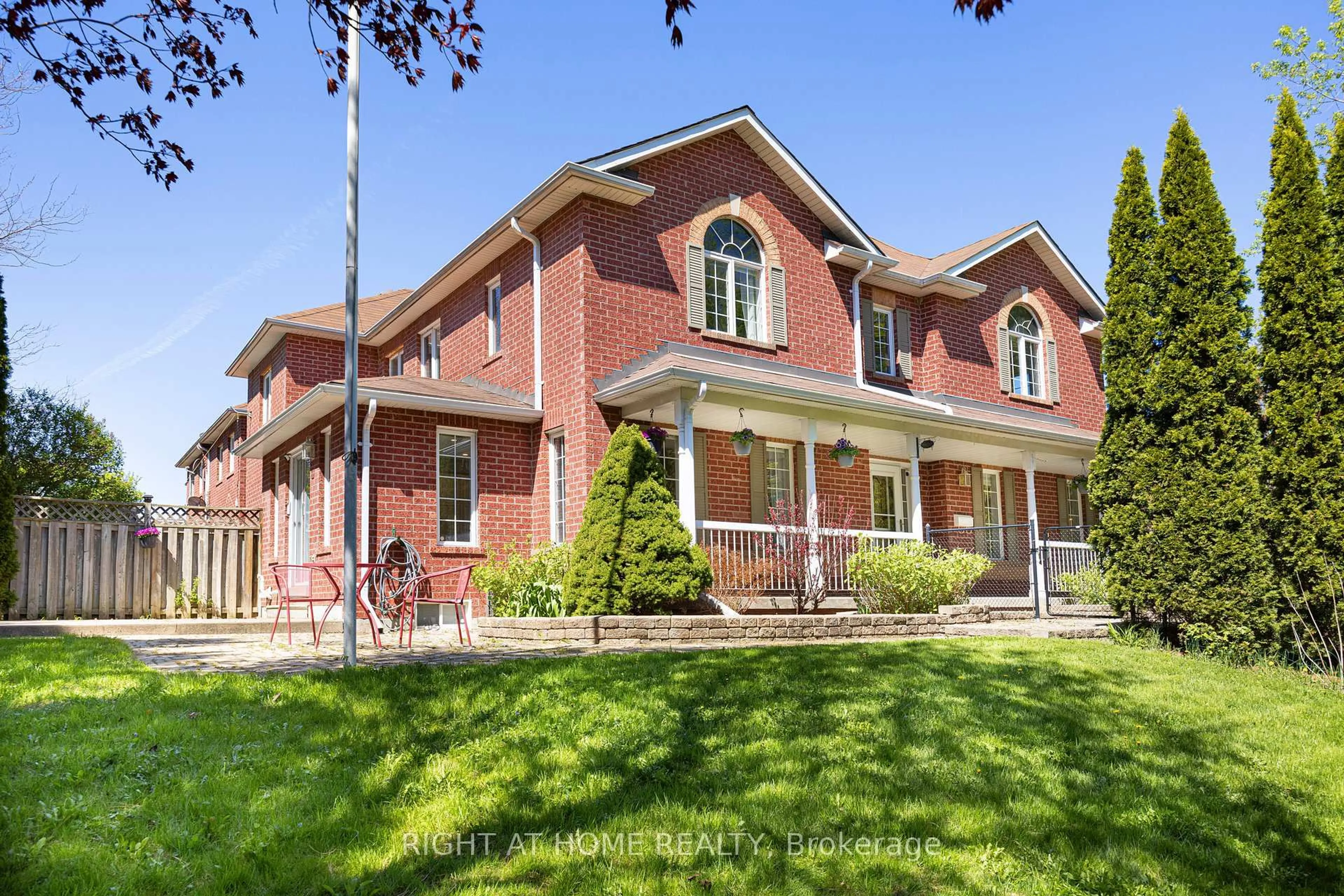 Home with brick exterior material, street for 33 Threadgold Crt, Whitby Ontario L1P 1L9