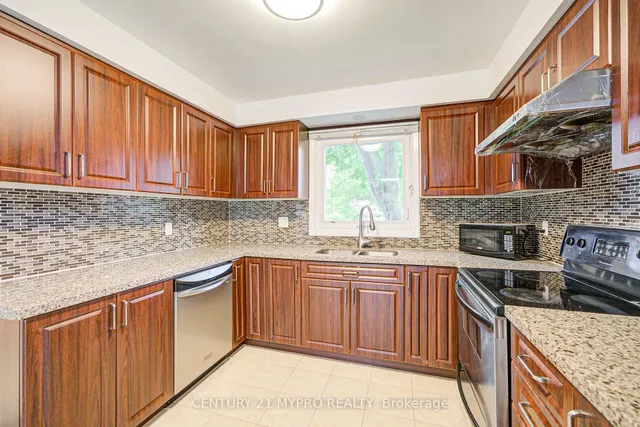 Additional property image - 27 Dalbret Cres