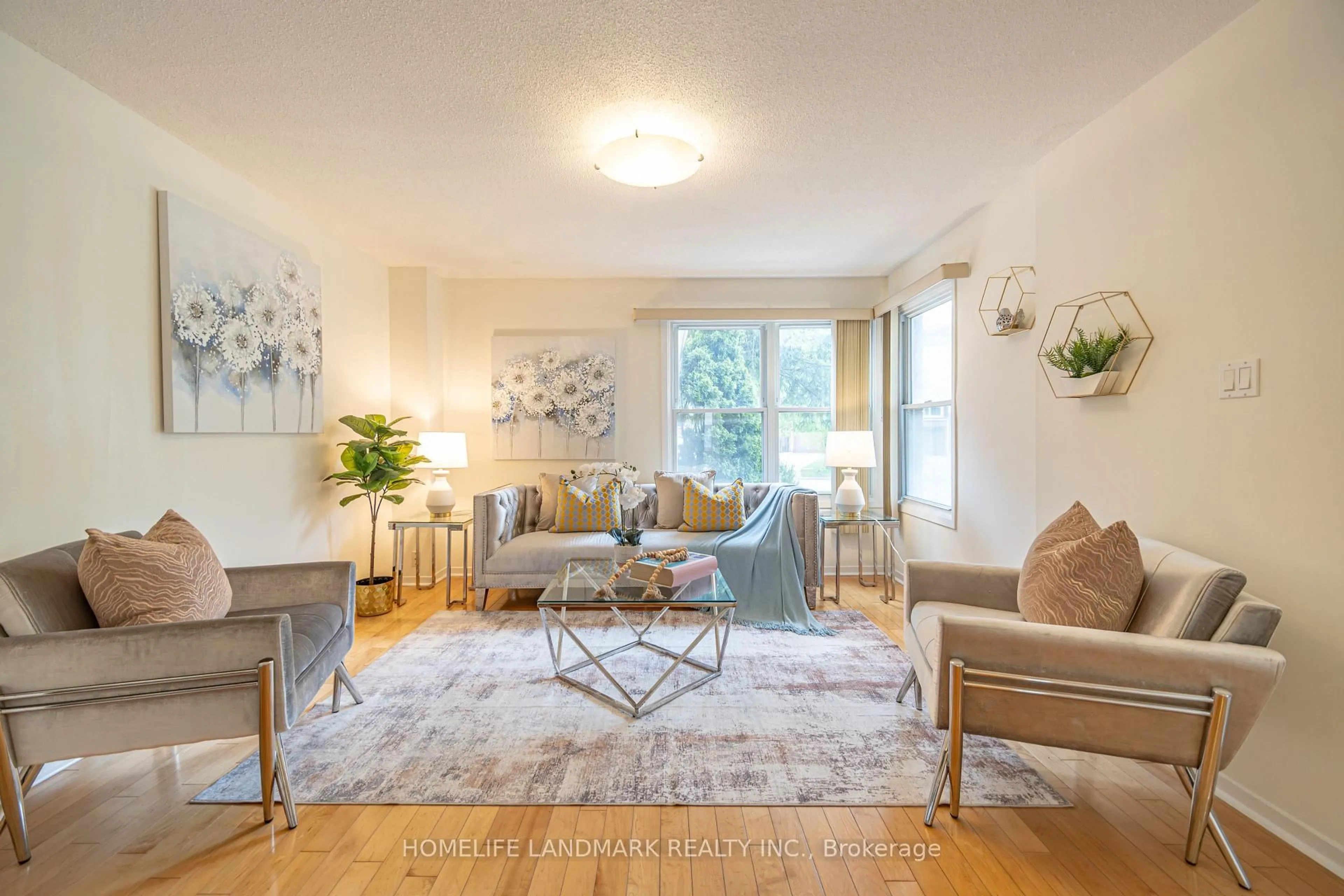 Living room with furniture, unknown for 98 Ecclesfield Dr, Toronto Ontario M1W 3J6