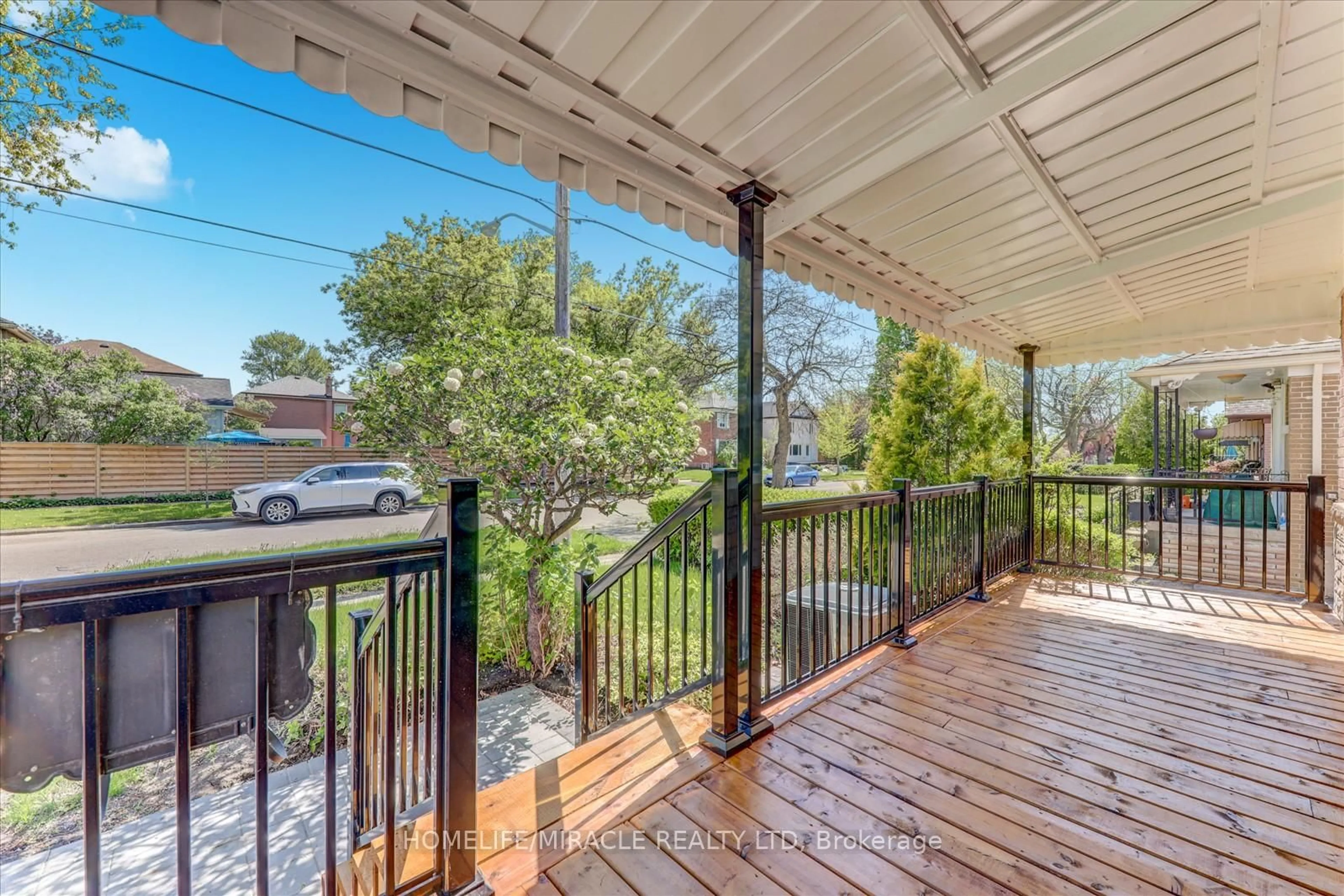Patio, water/lake/river/ocean view for 44 Leahurst Dr, Toronto Ontario M1L 2C4