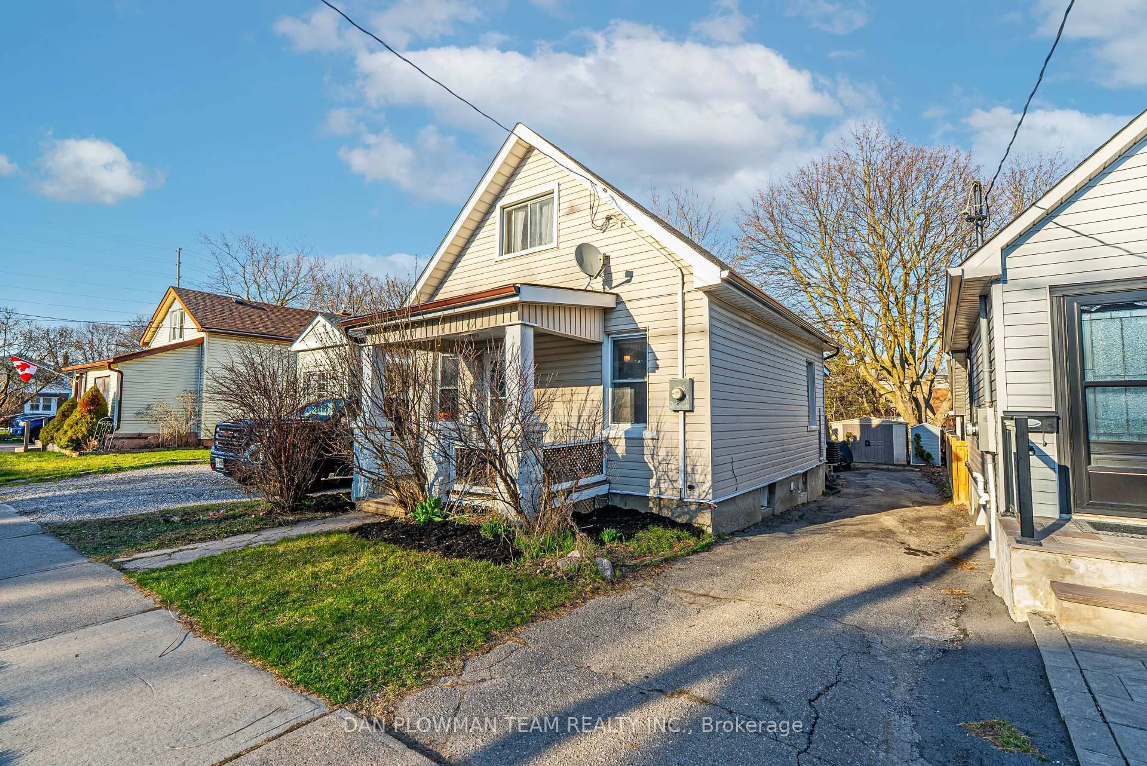 Unknown for 287 Nassau St, Oshawa Ontario L1J 4A9